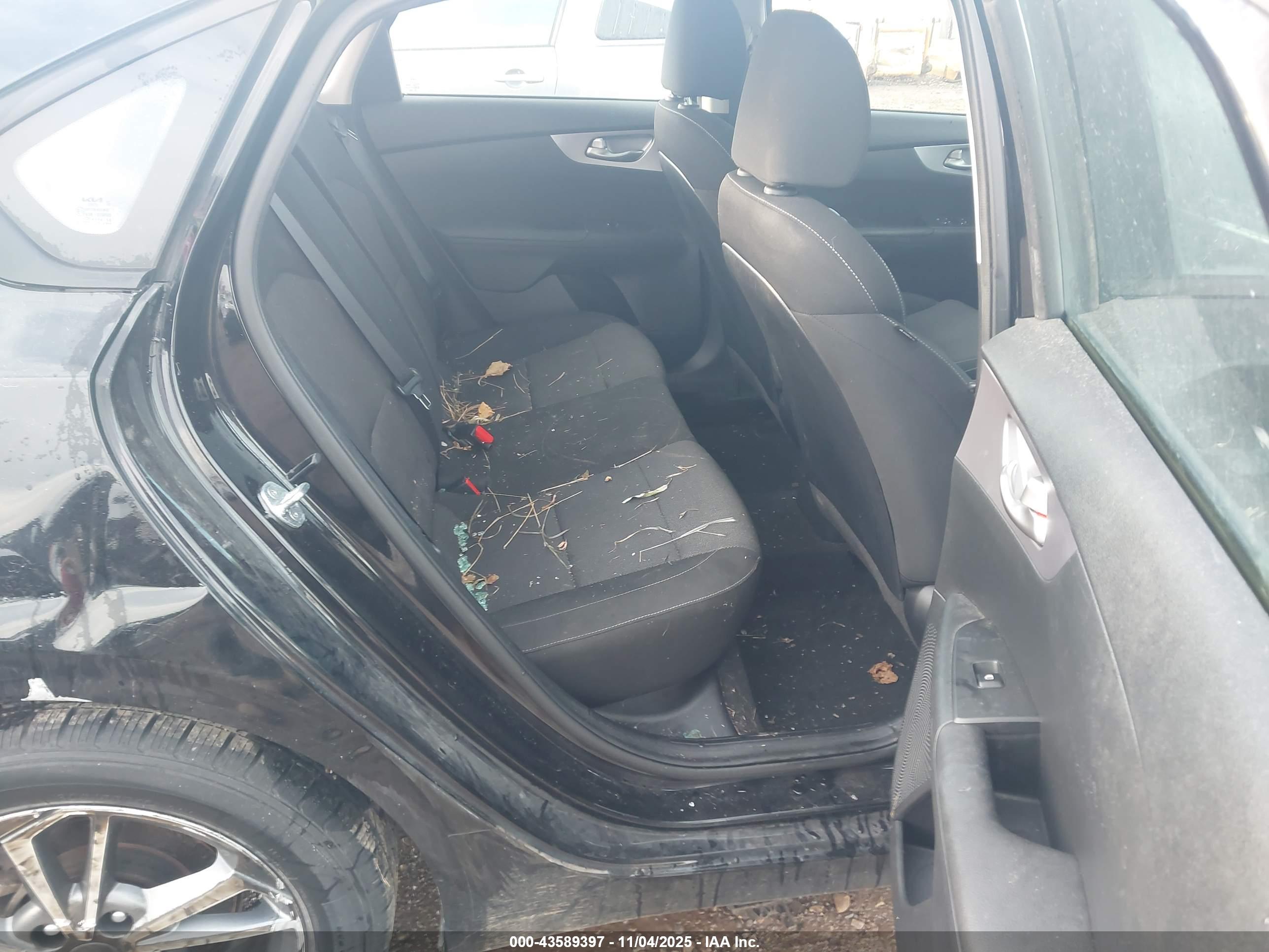 KIA FORTE image 8