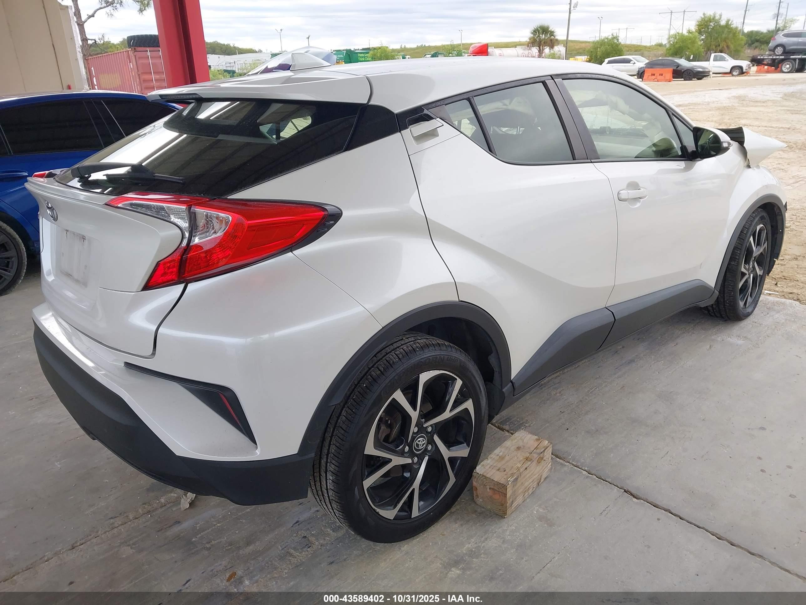 TOYOTA C-HR image 4