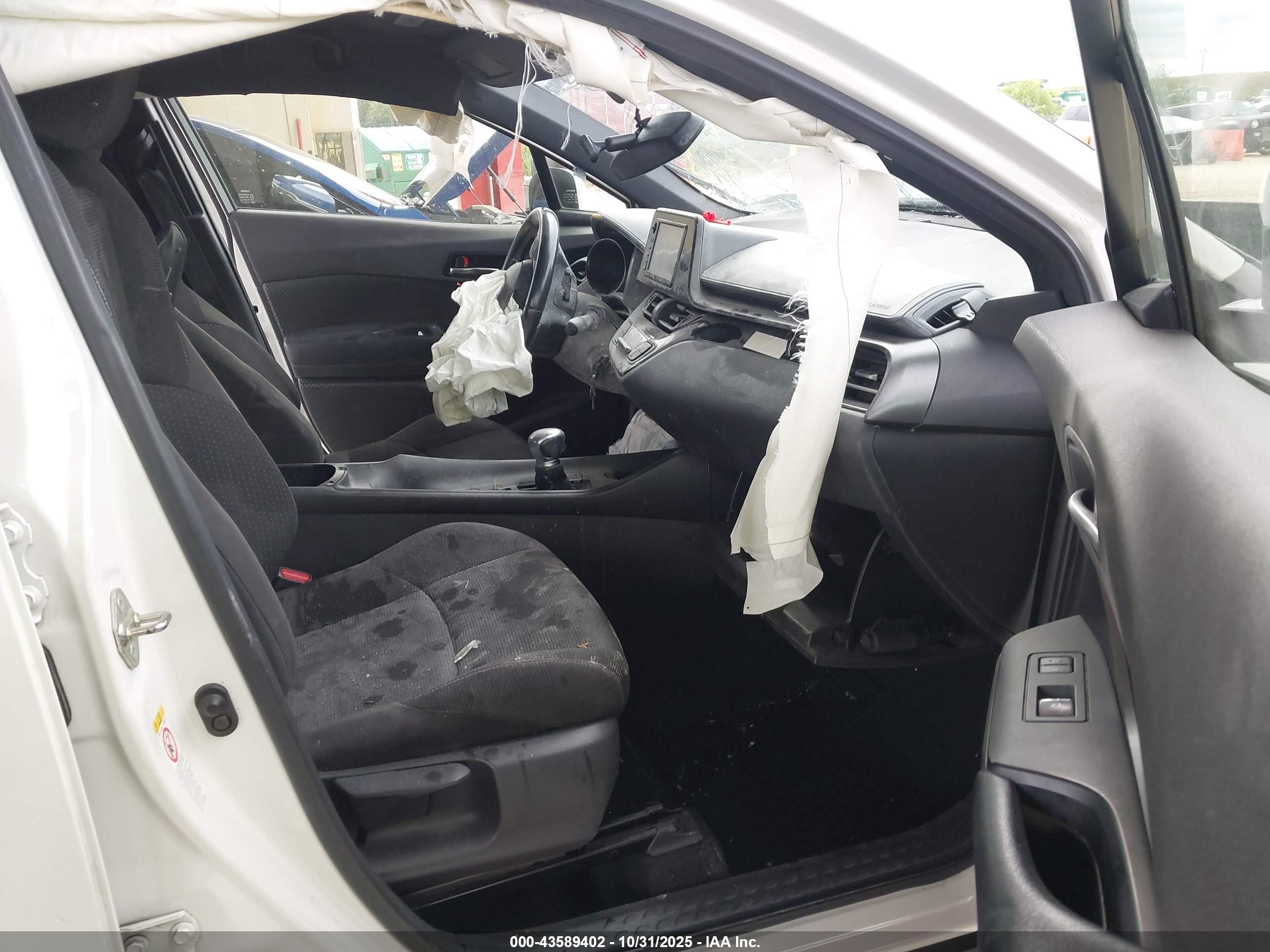 TOYOTA C-HR image 5