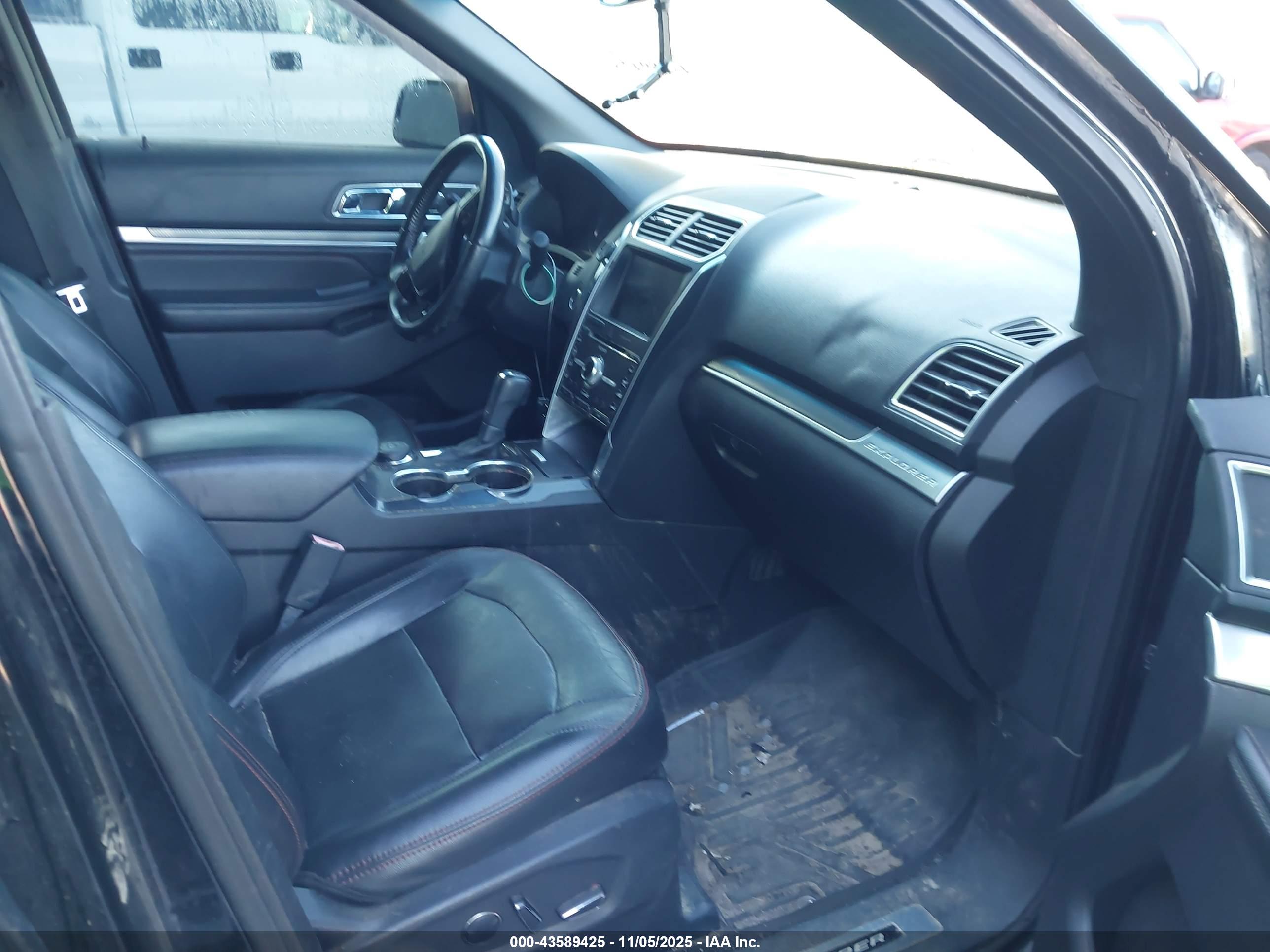FORD EXPLORER image 5