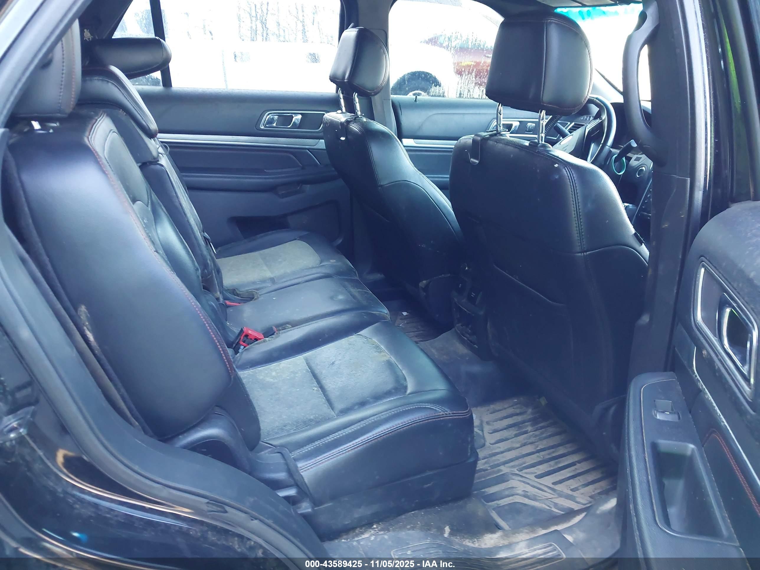 FORD EXPLORER image 8