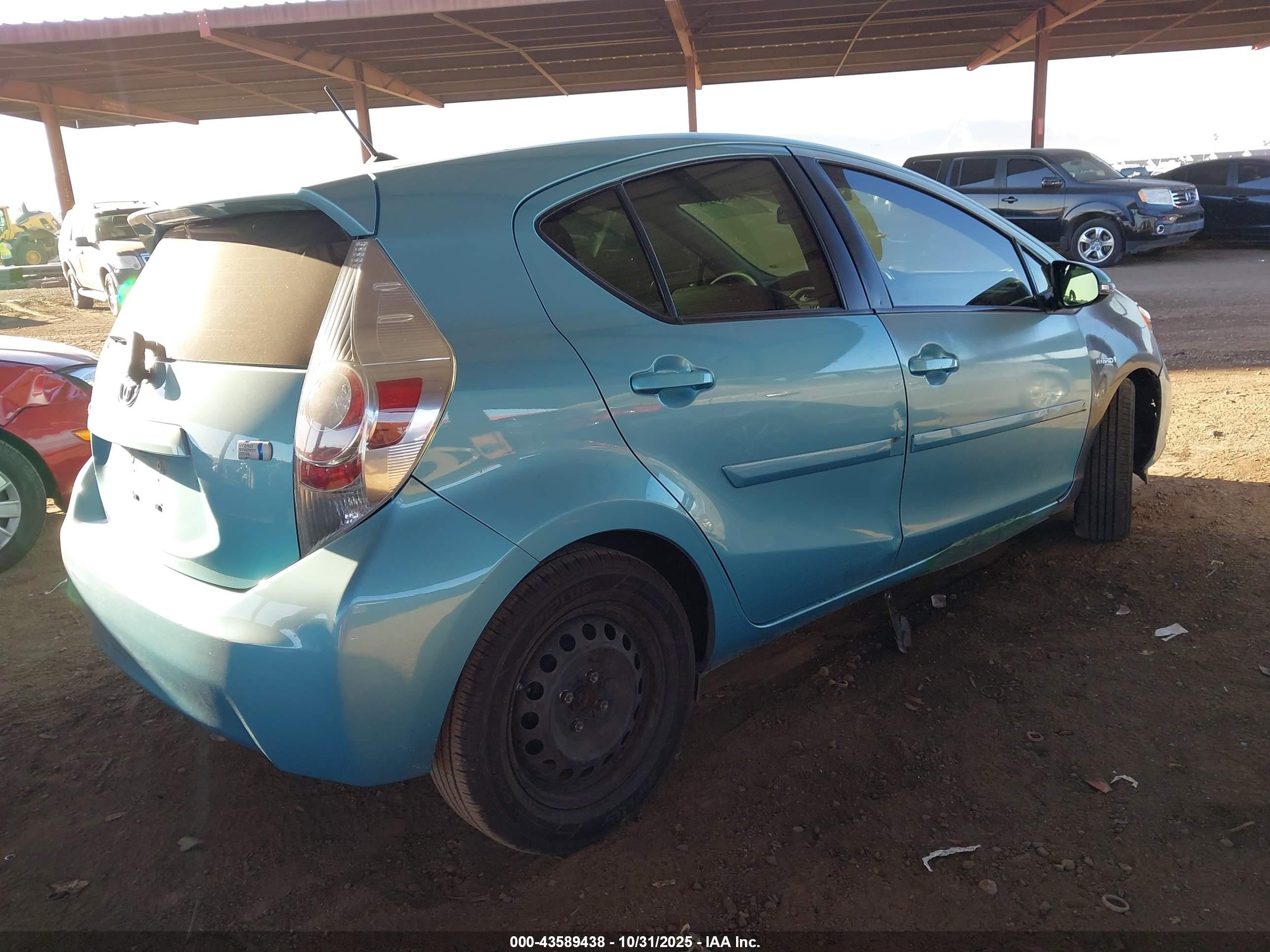 TOYOTA PRIUS image 4
