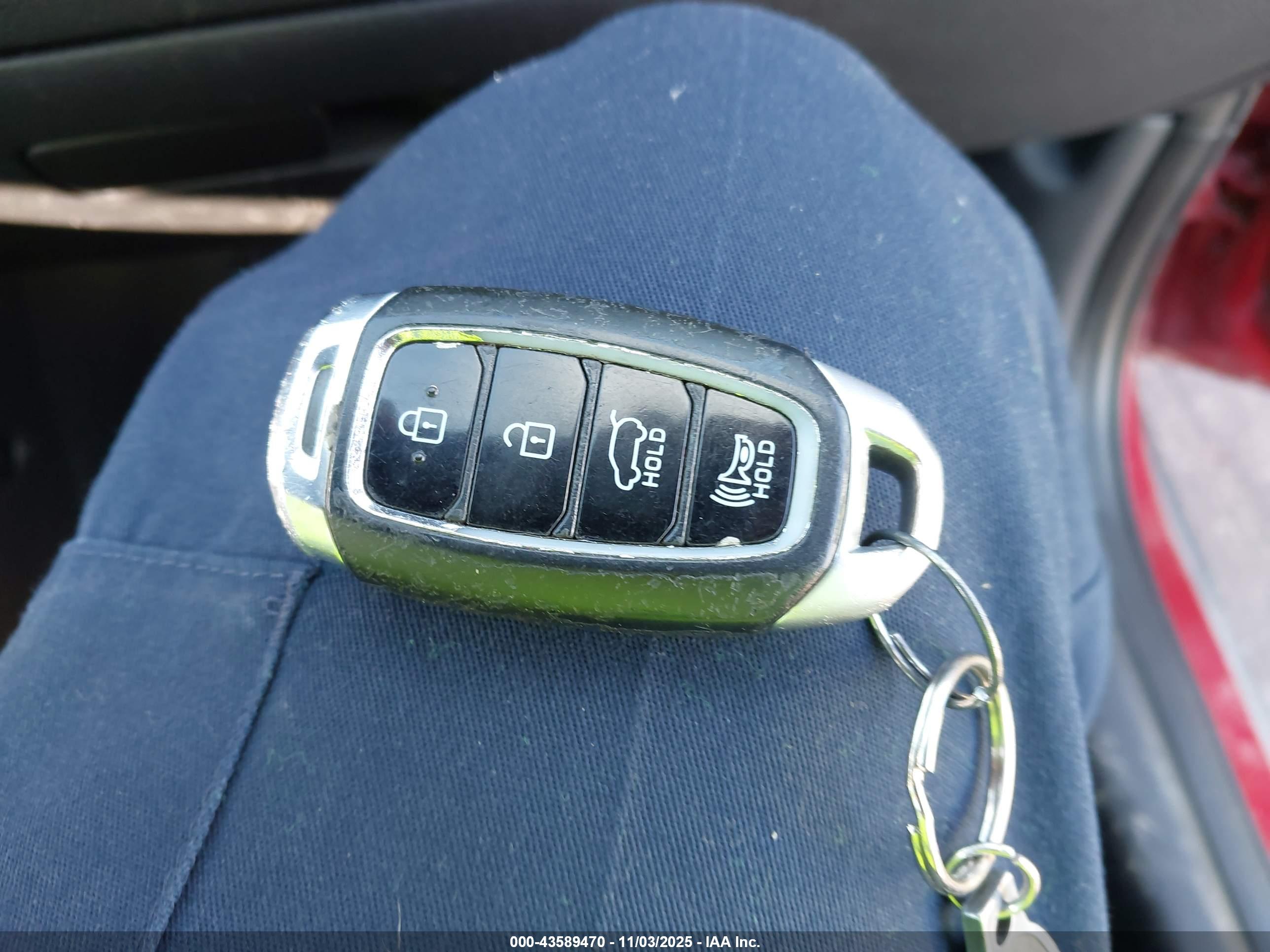 HYUNDAI KONA image 11