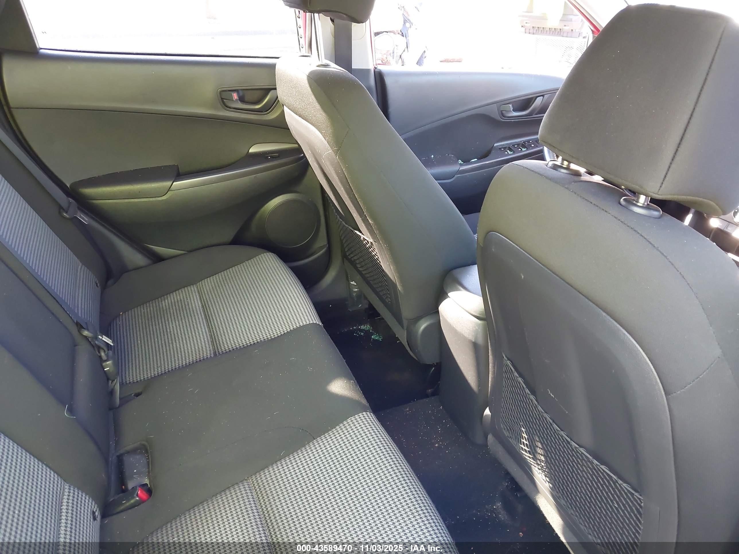 HYUNDAI KONA image 8