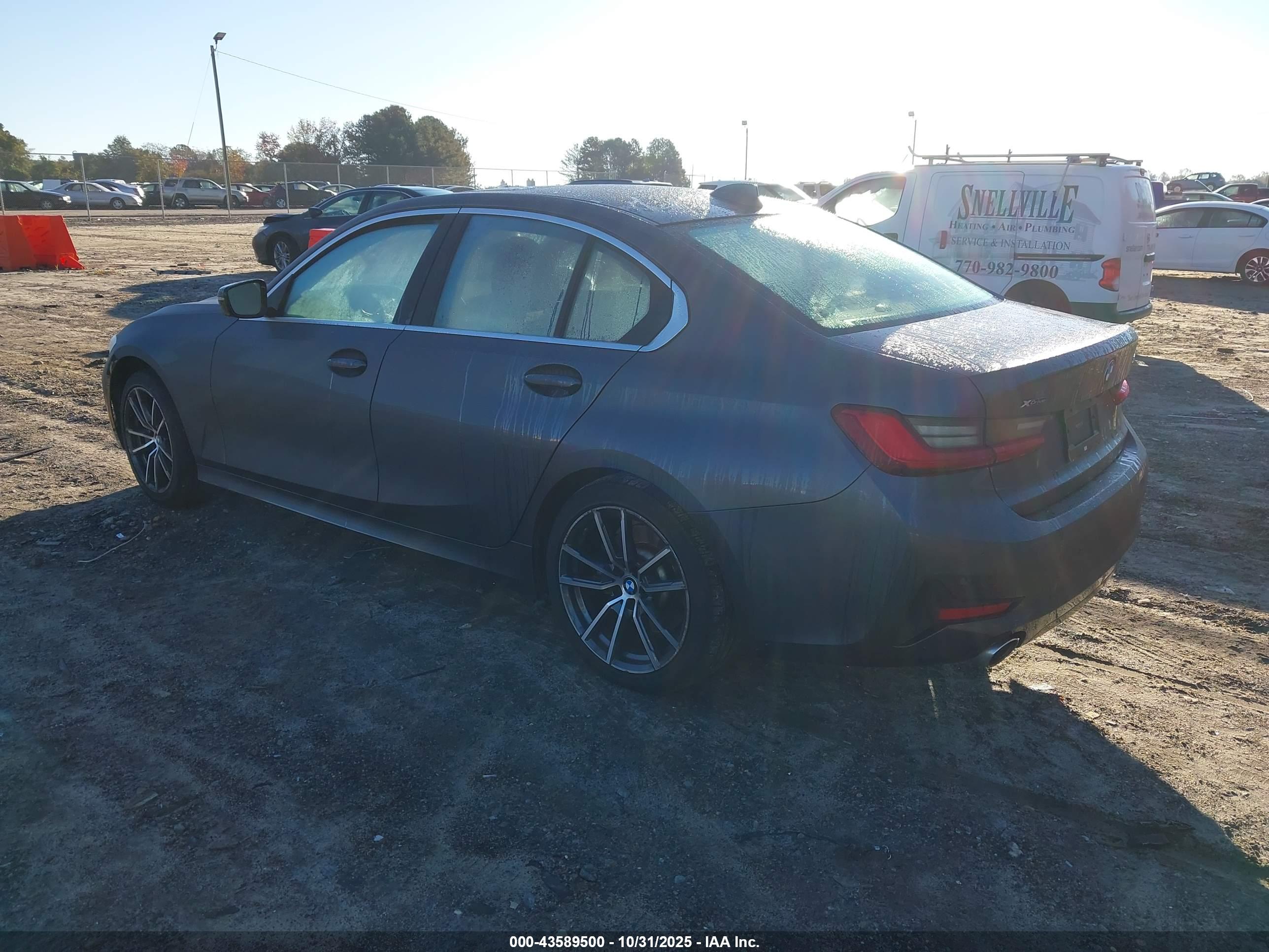 BMW 330I image 3