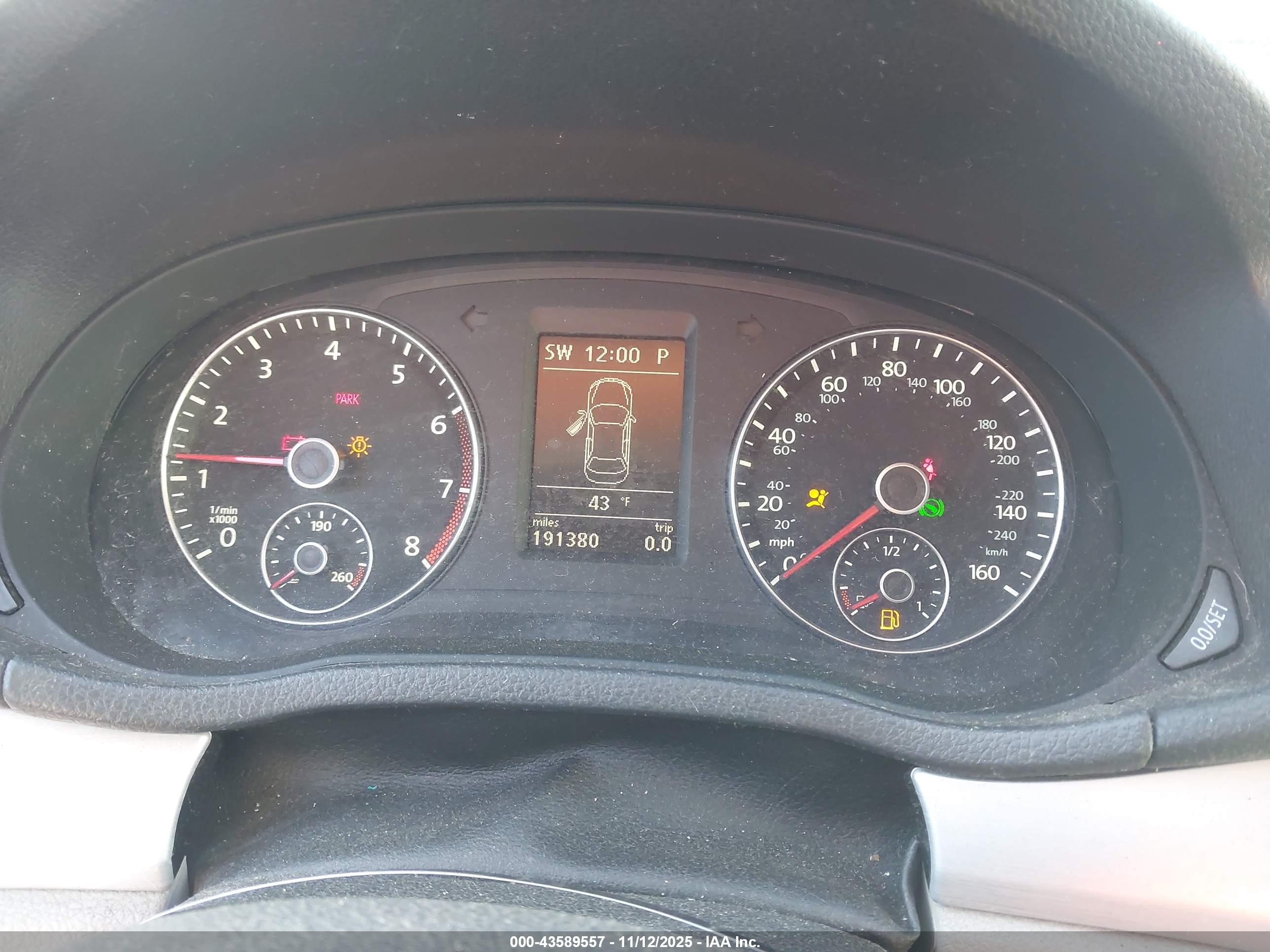 VOLKSWAGEN PASSAT image 7