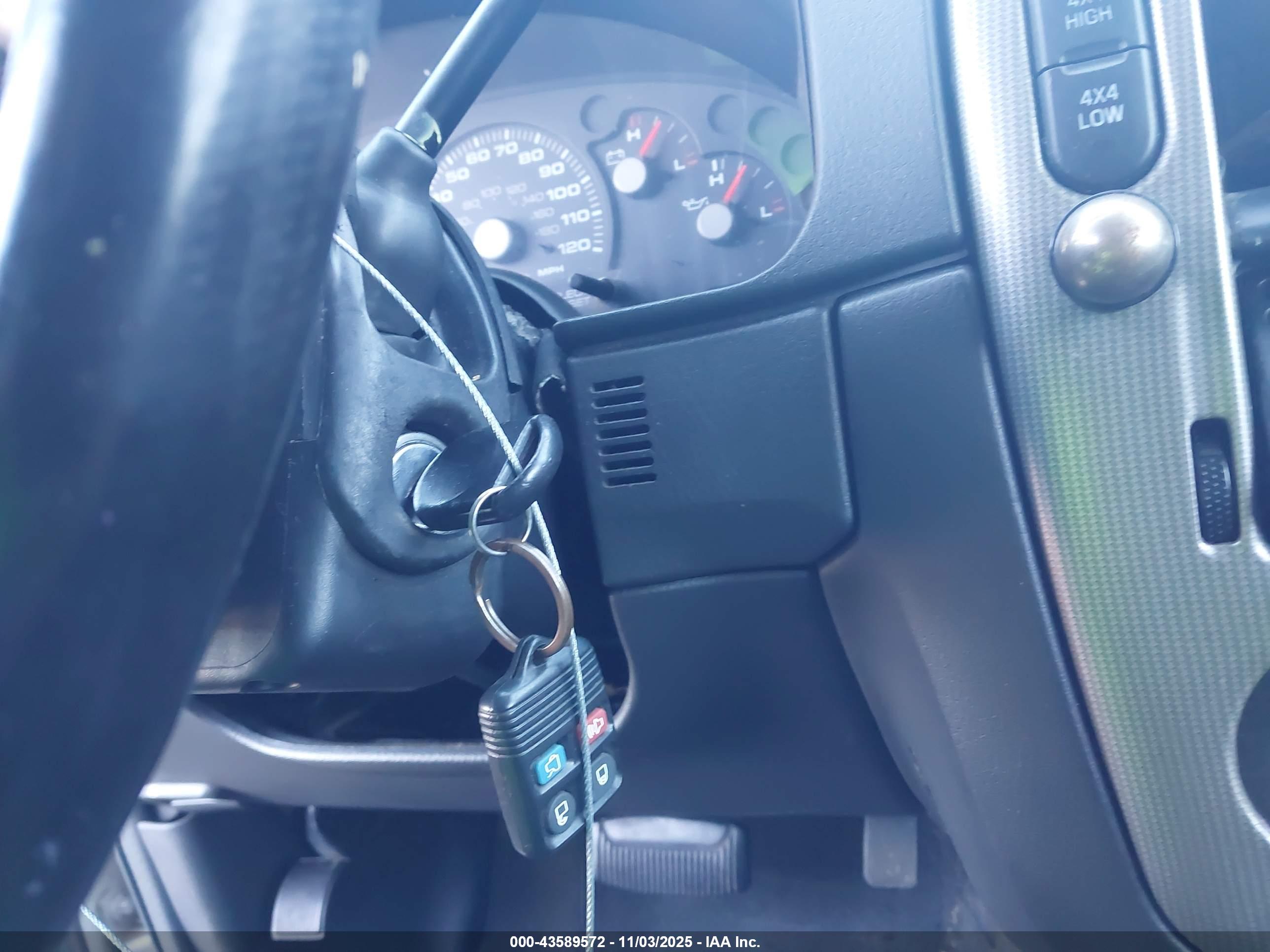 FORD EXPLORER image 11