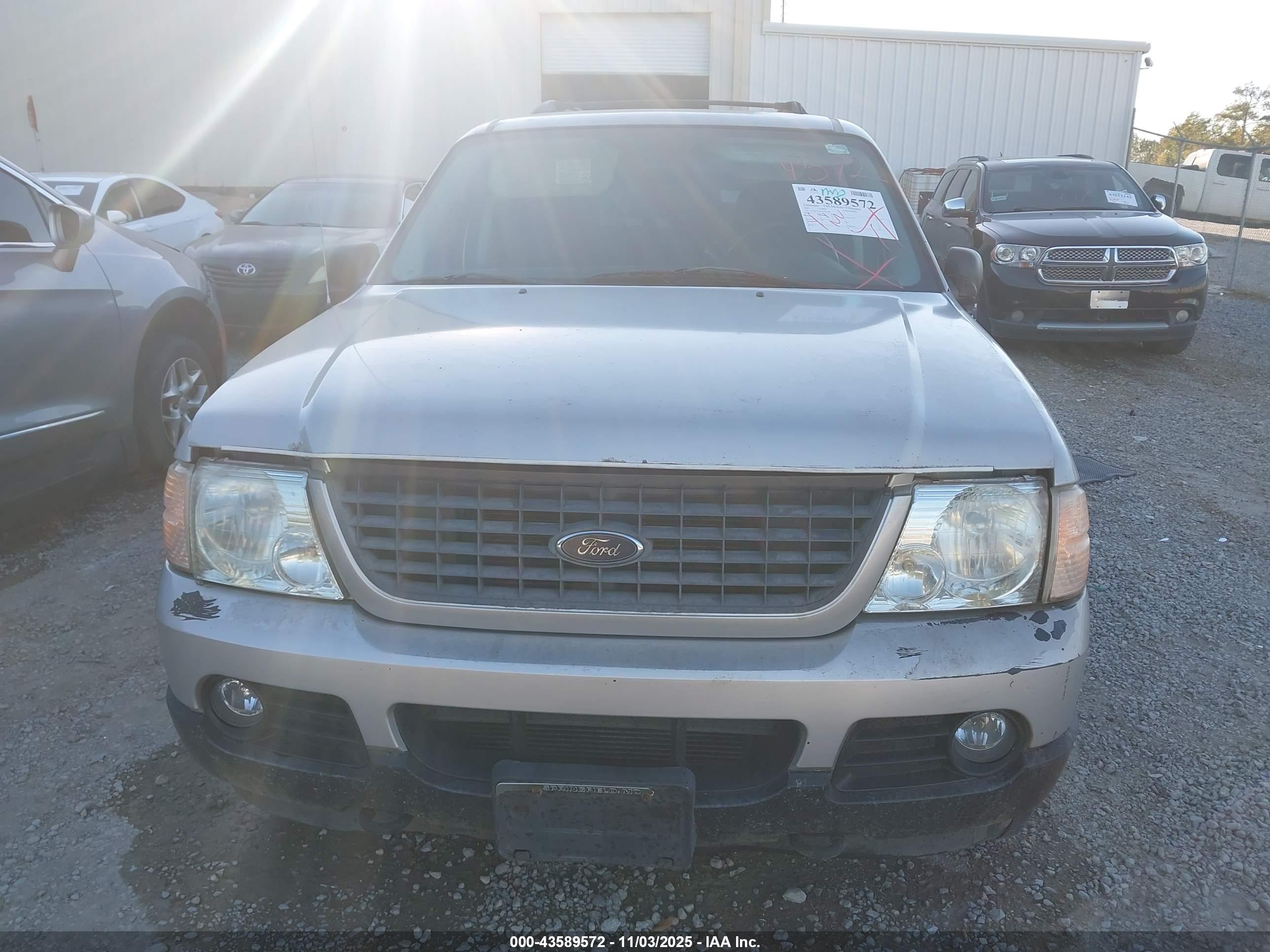 FORD EXPLORER image 6