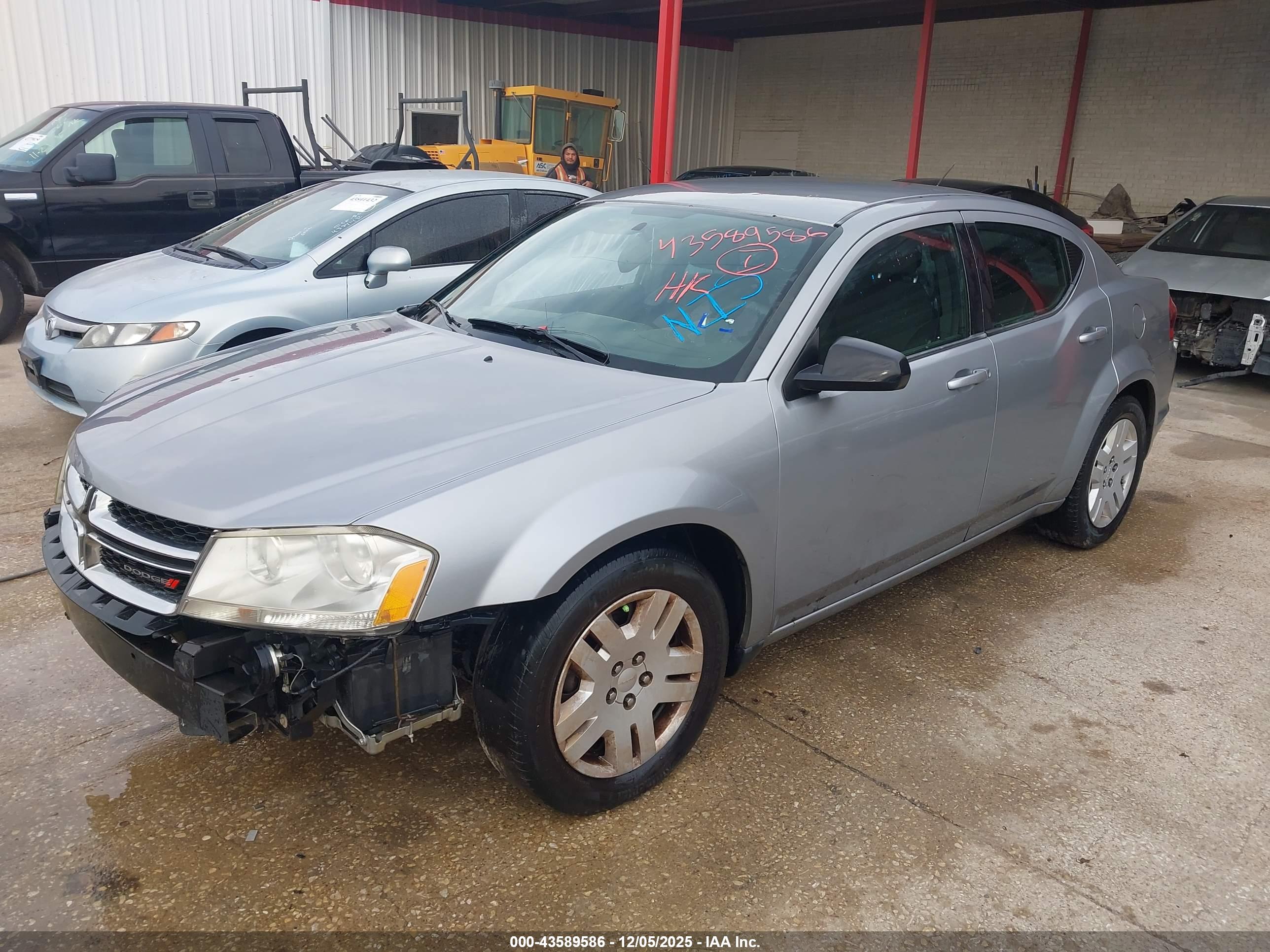 DODGE AVENGER image 2