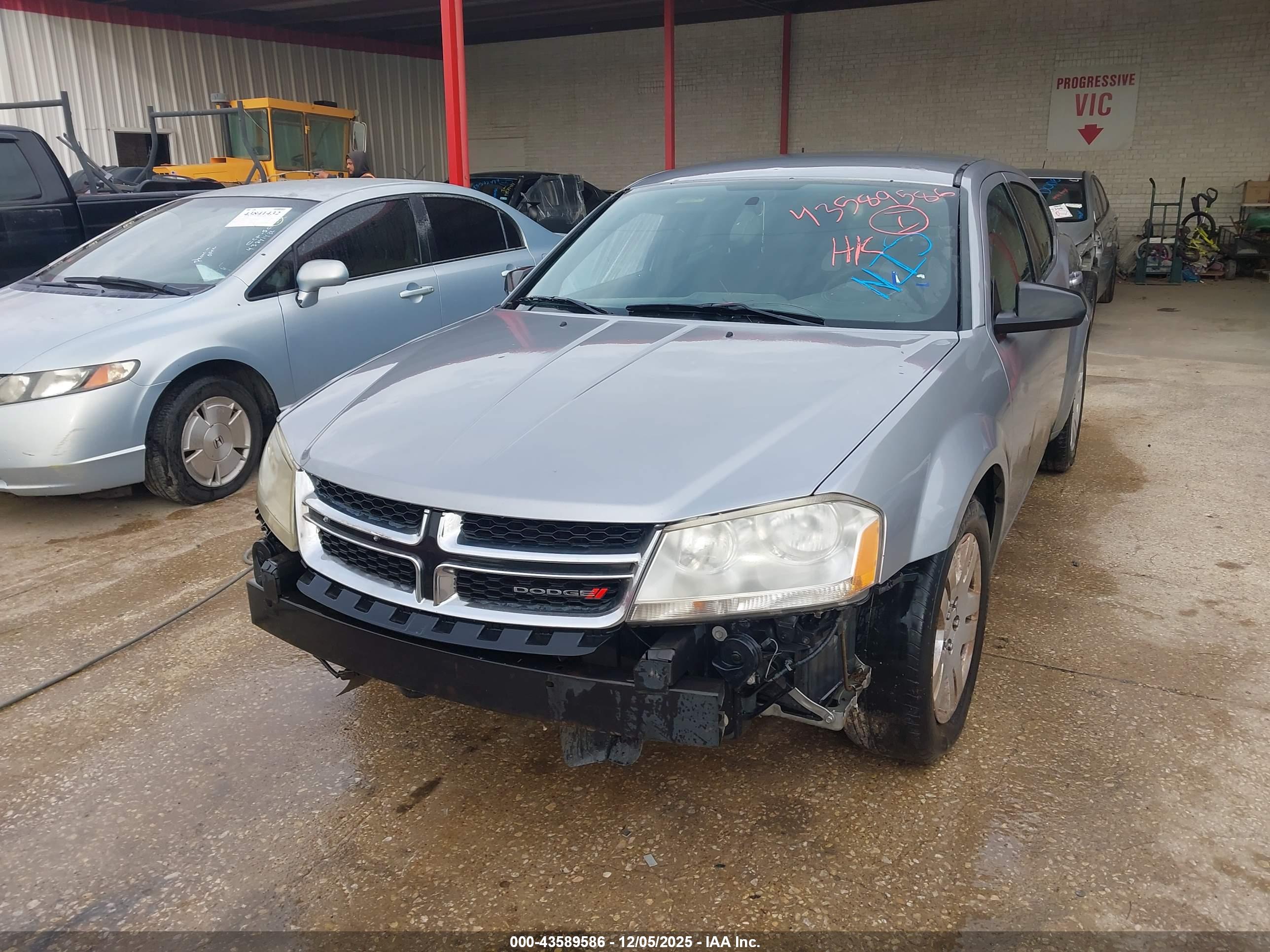 DODGE AVENGER image 6