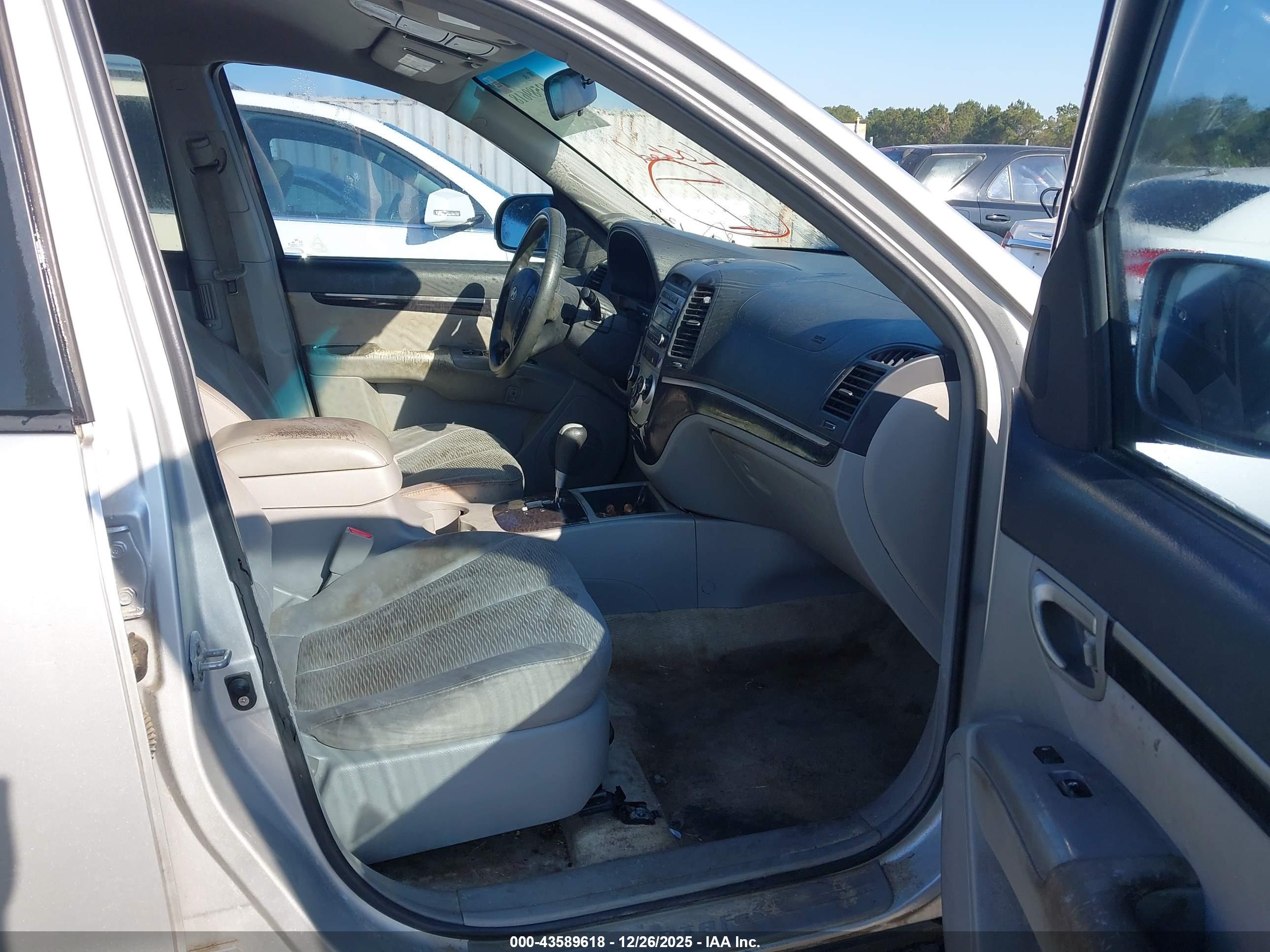 HYUNDAI SANTA image 5