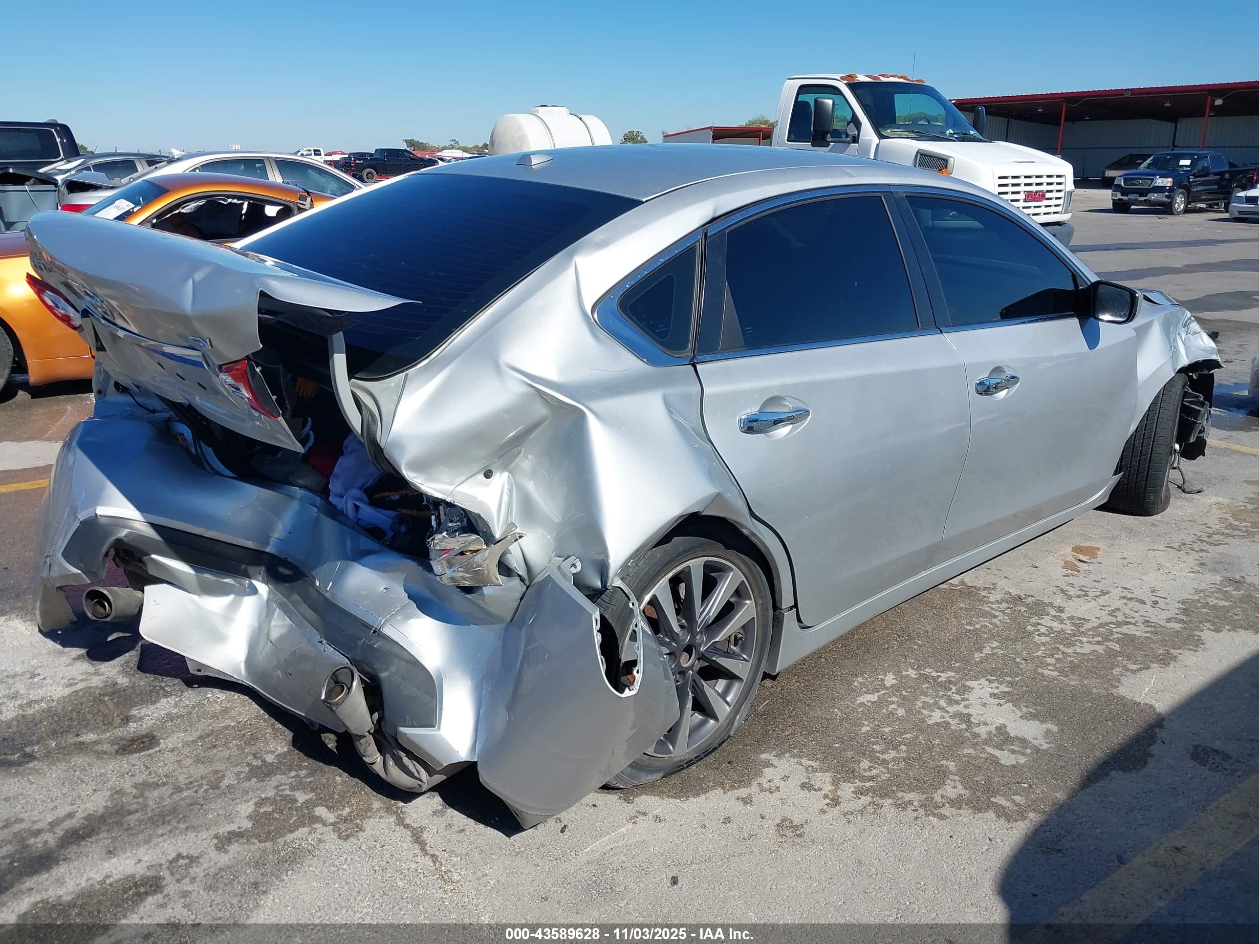 NISSAN ALTIMA image 4