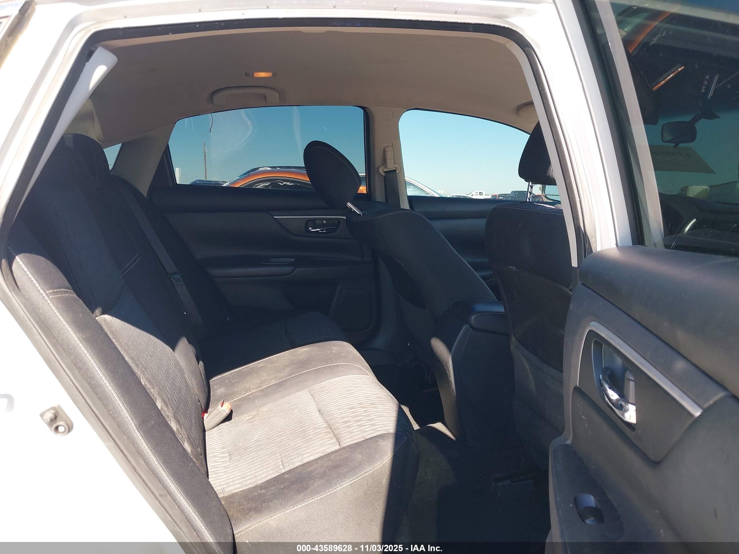NISSAN ALTIMA image 8