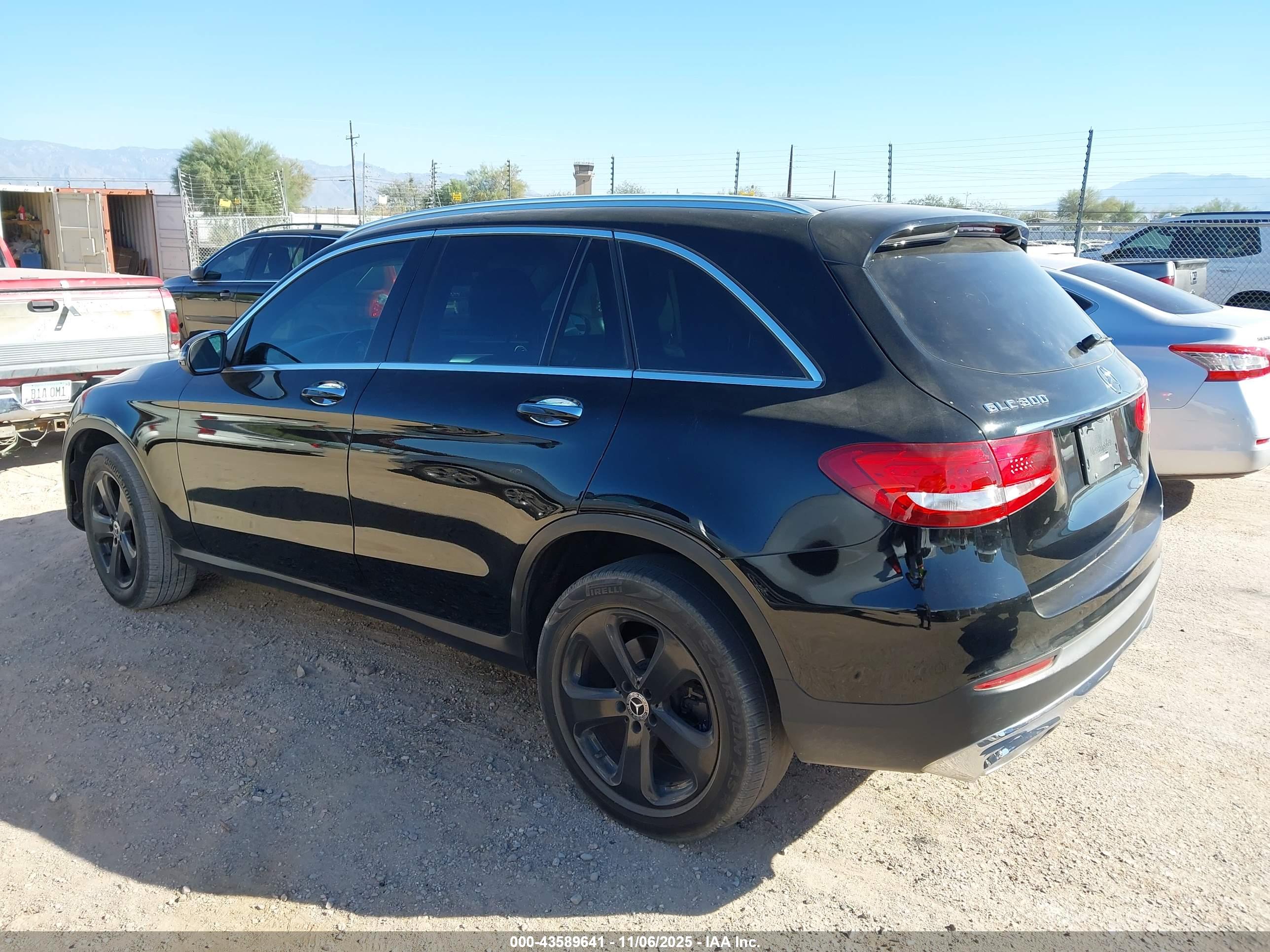 MERCEDES-BENZ GLC image 3