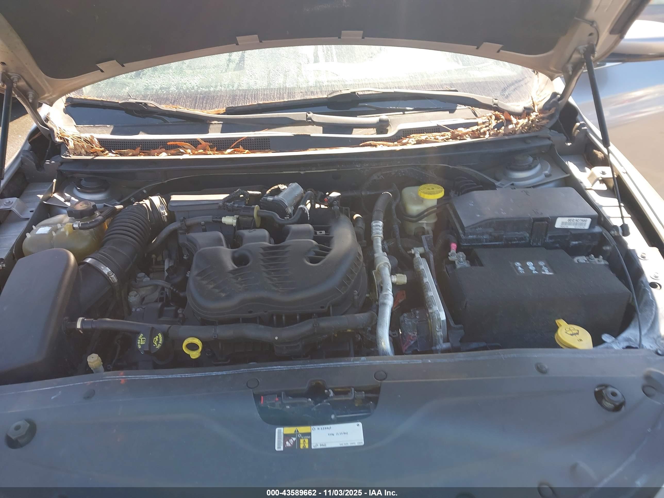 CHRYSLER 200 image 10