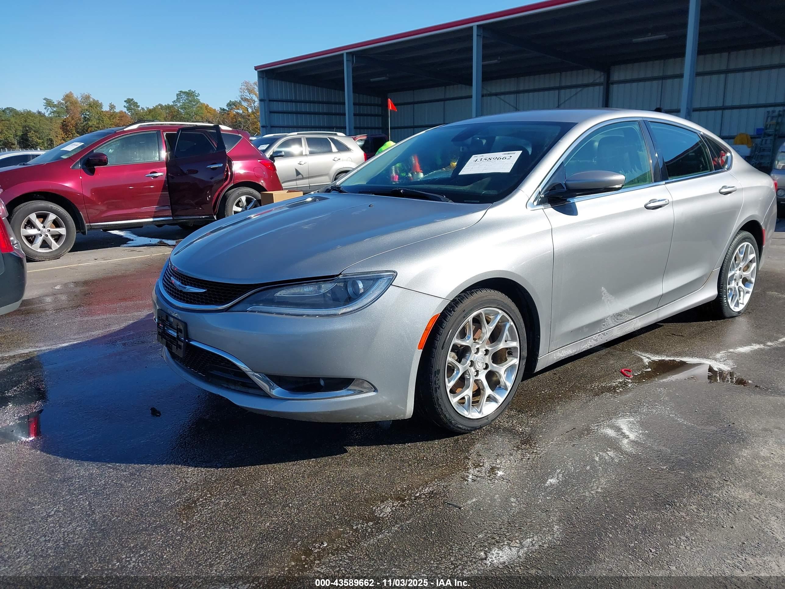 CHRYSLER 200 image 2