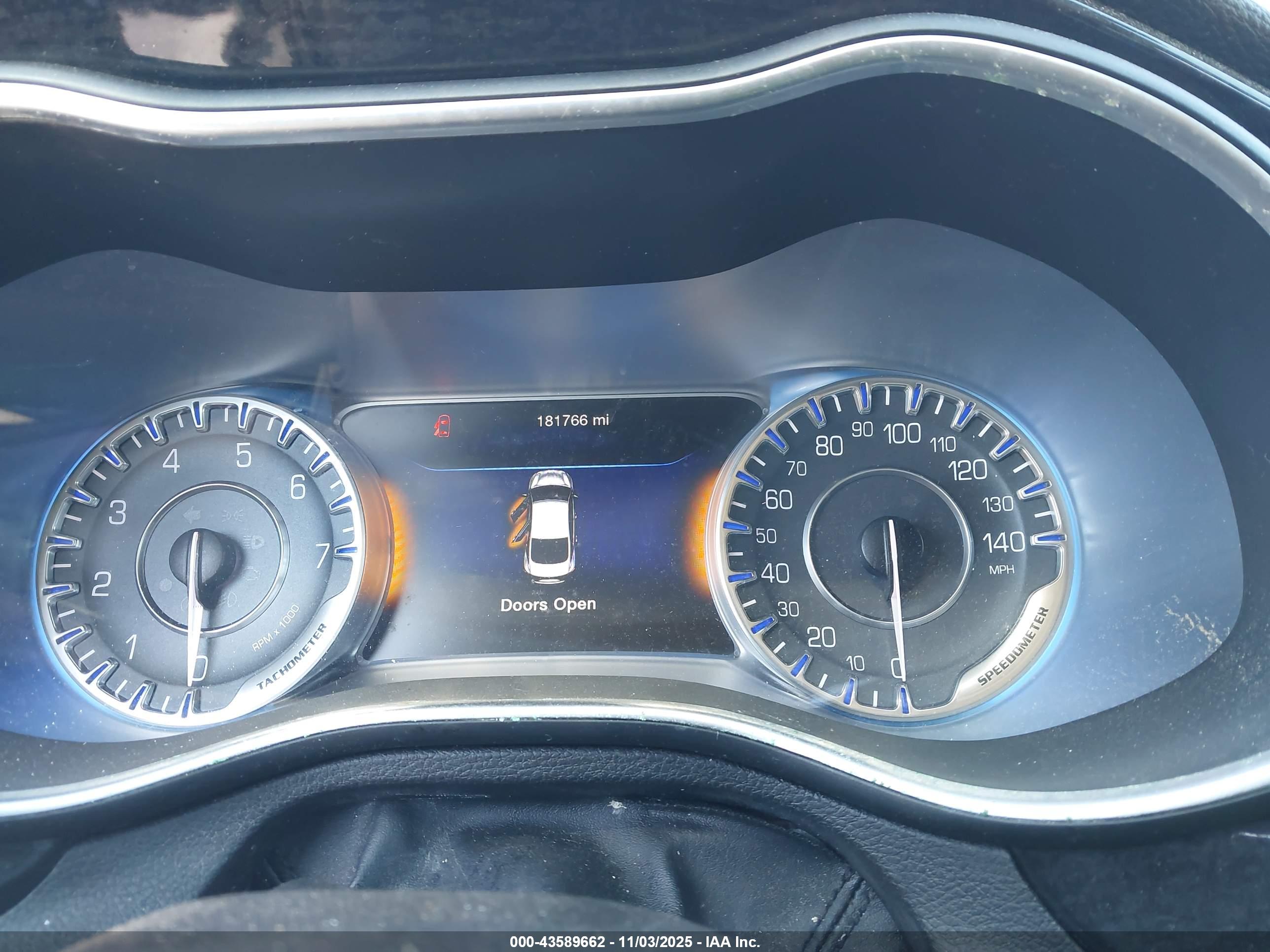 CHRYSLER 200 image 7