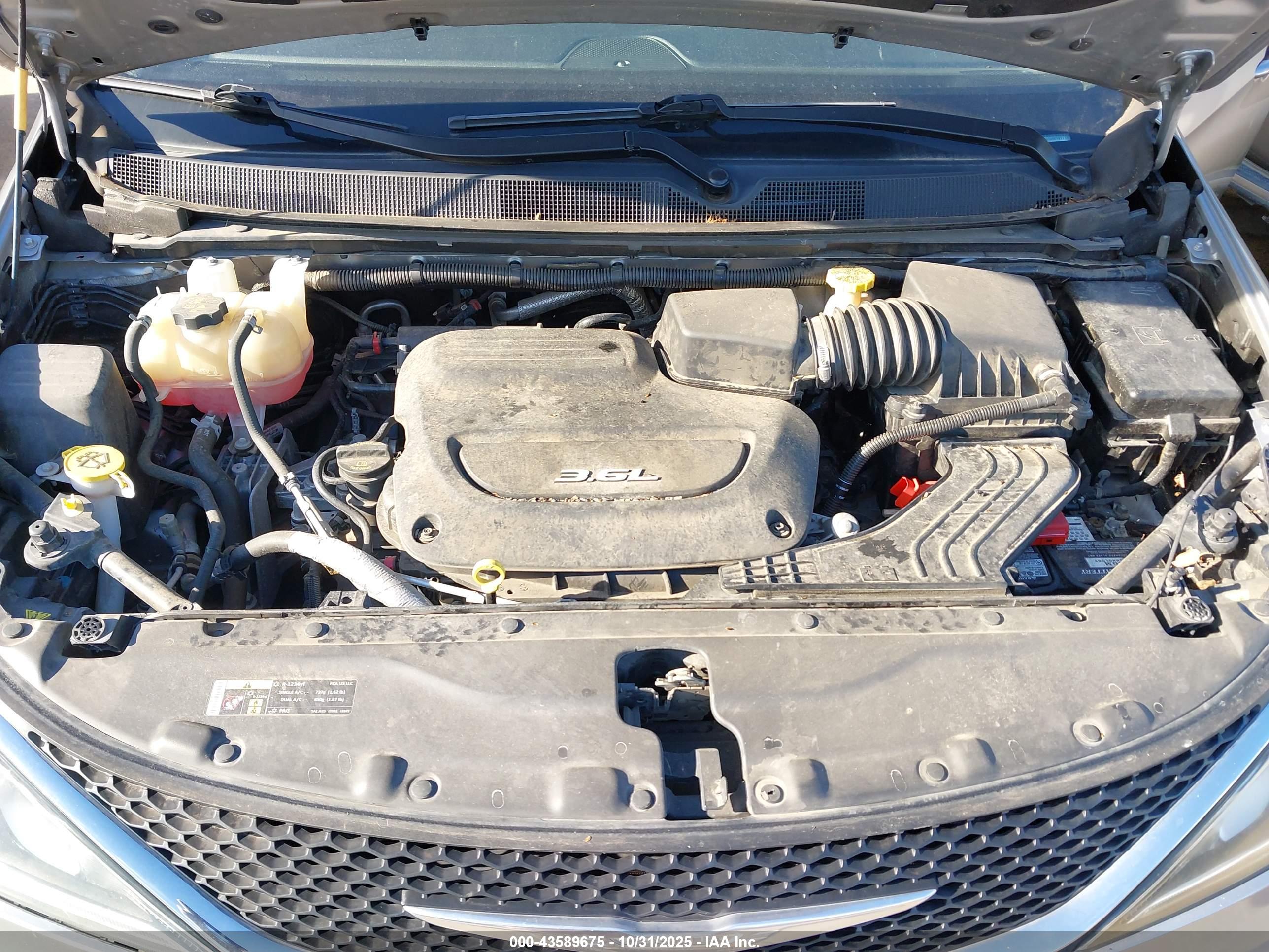 CHRYSLER PACIFICA image 10
