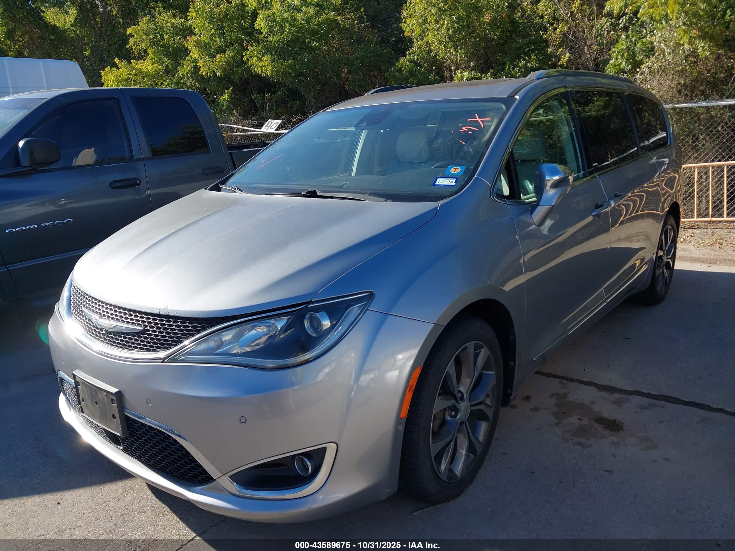 CHRYSLER PACIFICA image 2