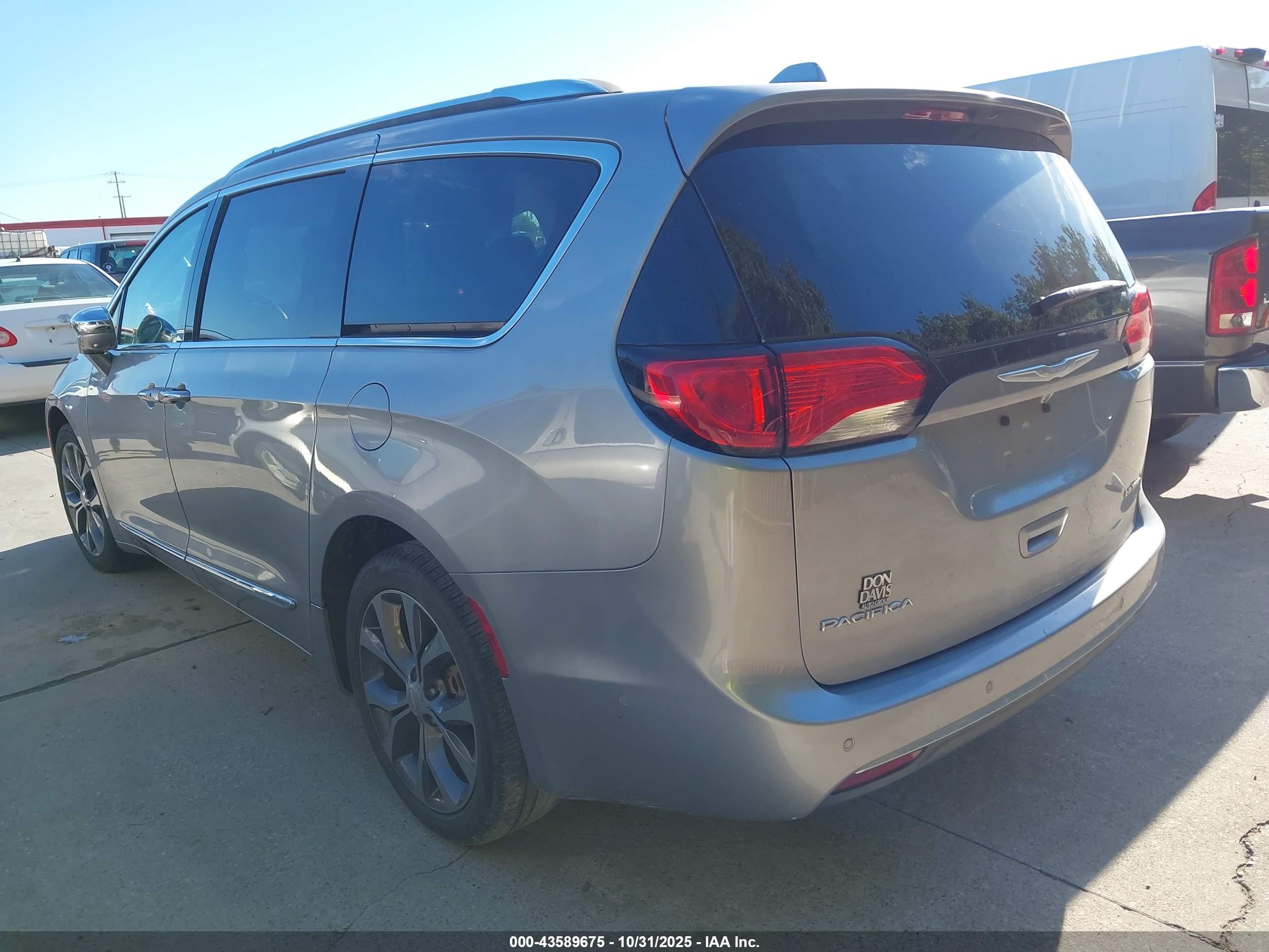 CHRYSLER PACIFICA image 3