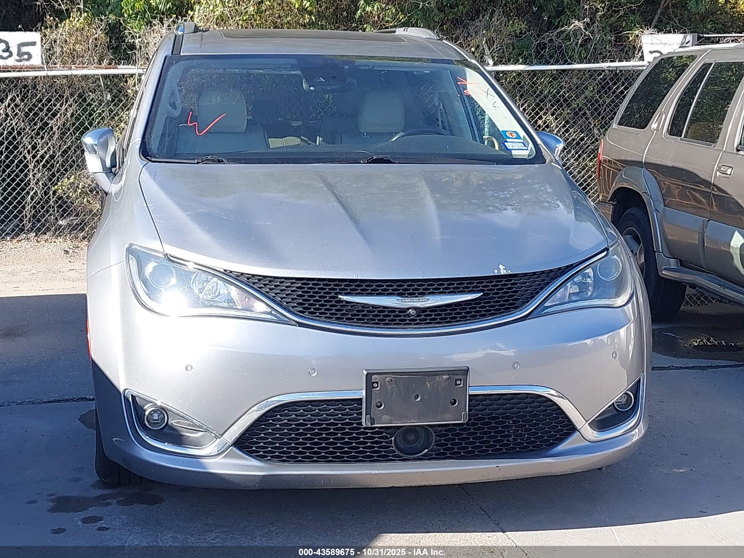 CHRYSLER PACIFICA image 6