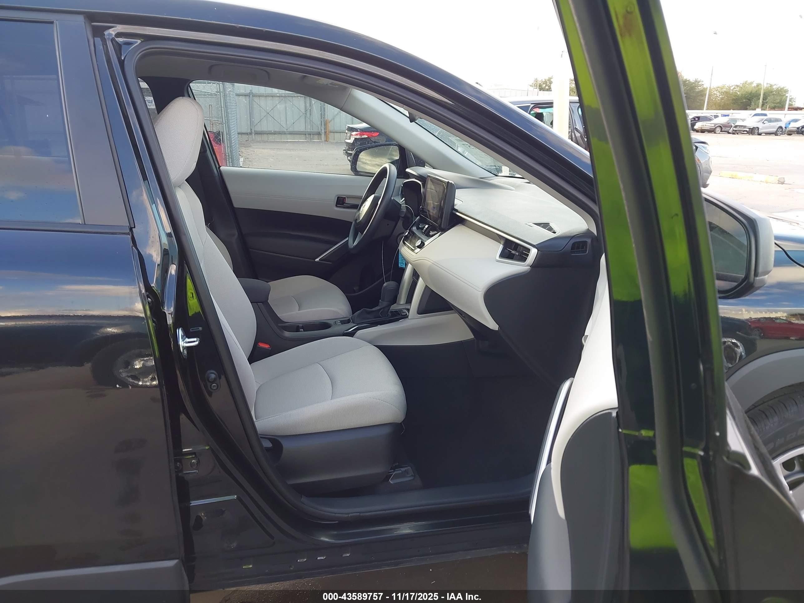 TOYOTA COROLLA image 5