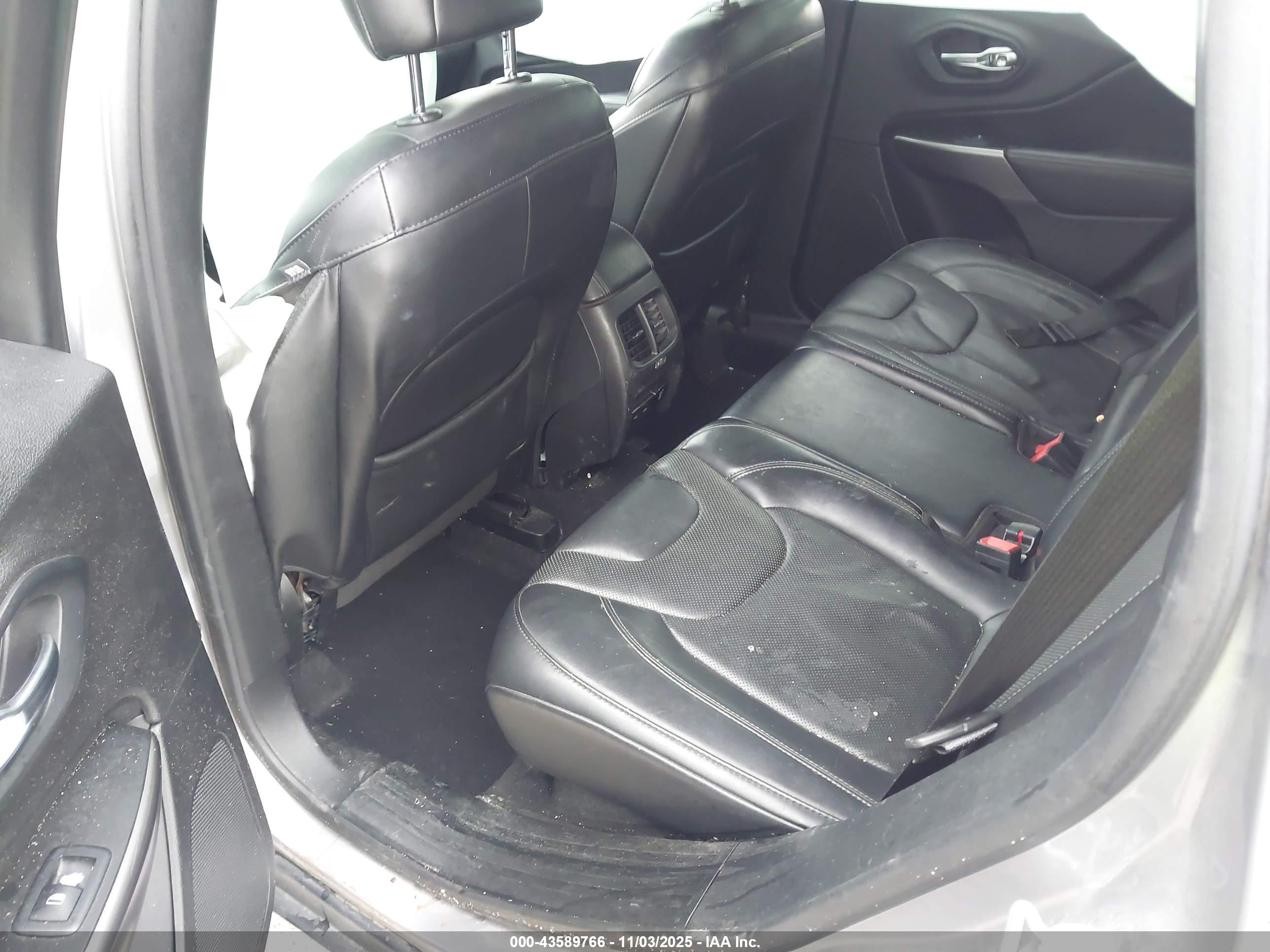 JEEP CHEROKEE image 8