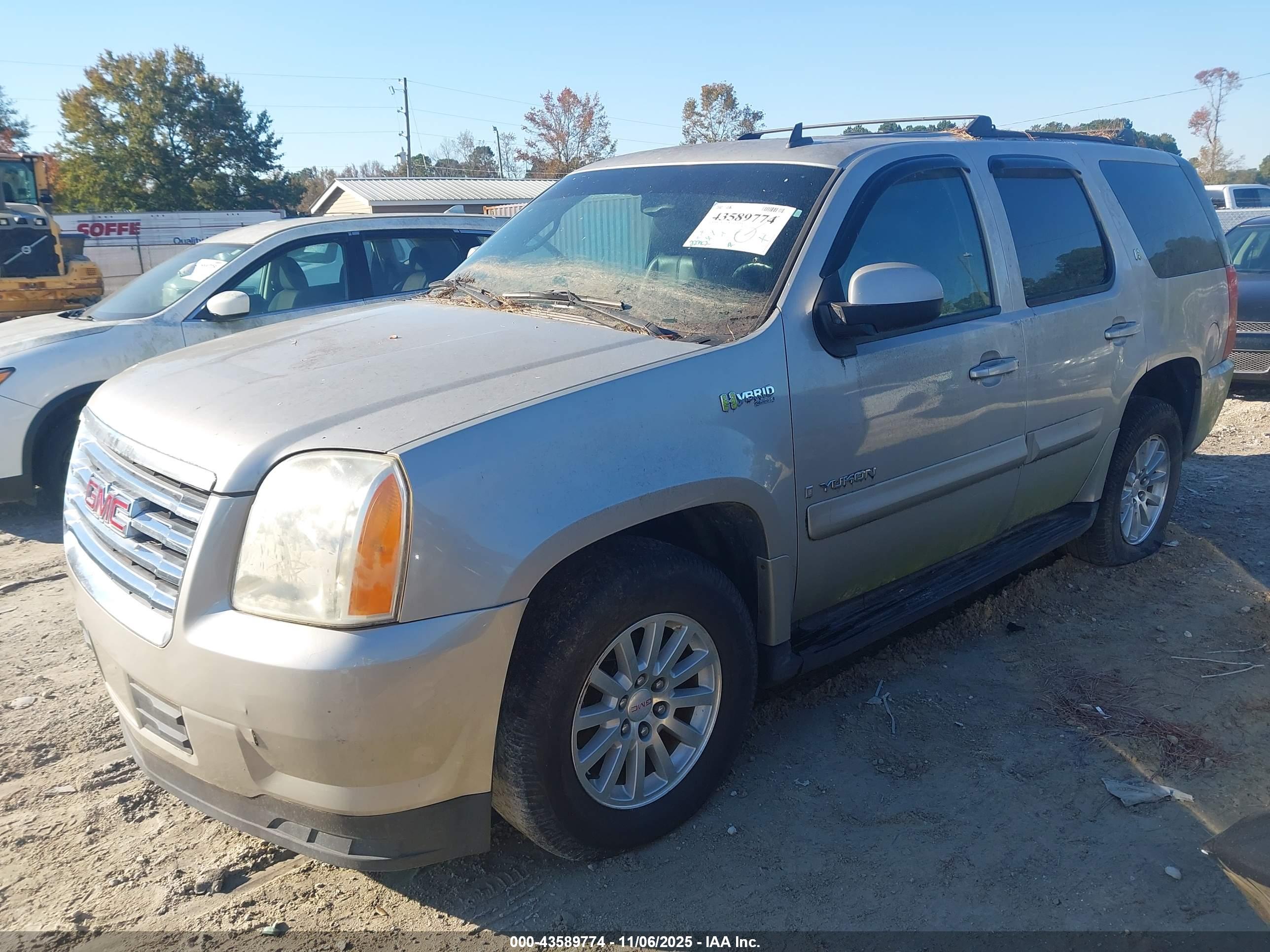 GMC YUKON image 2