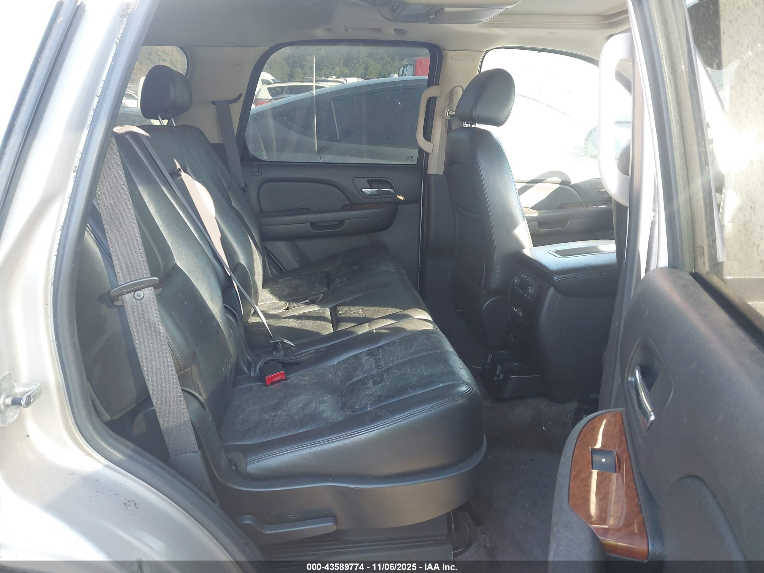 GMC YUKON image 8