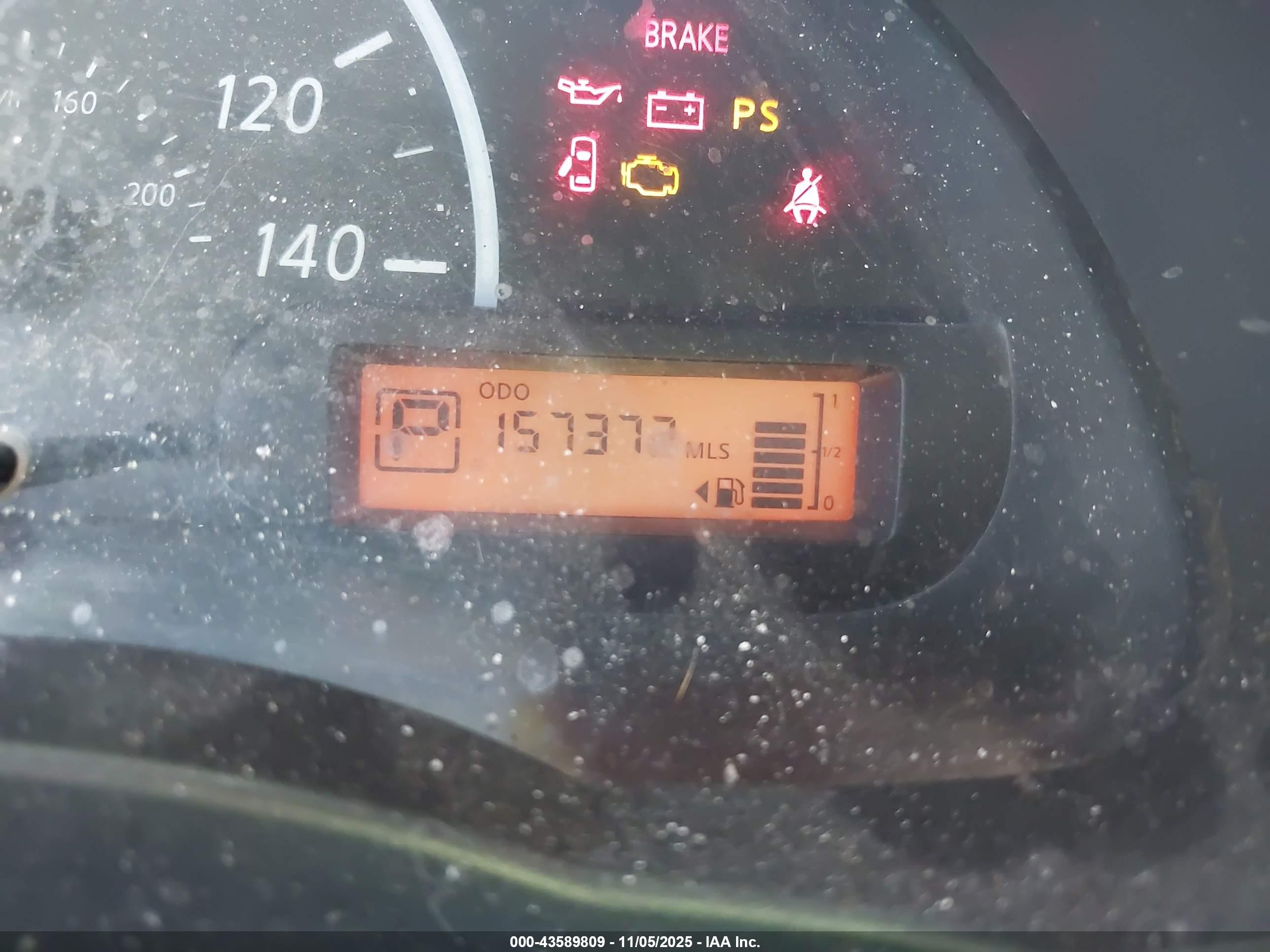 NISSAN VERSA image 7