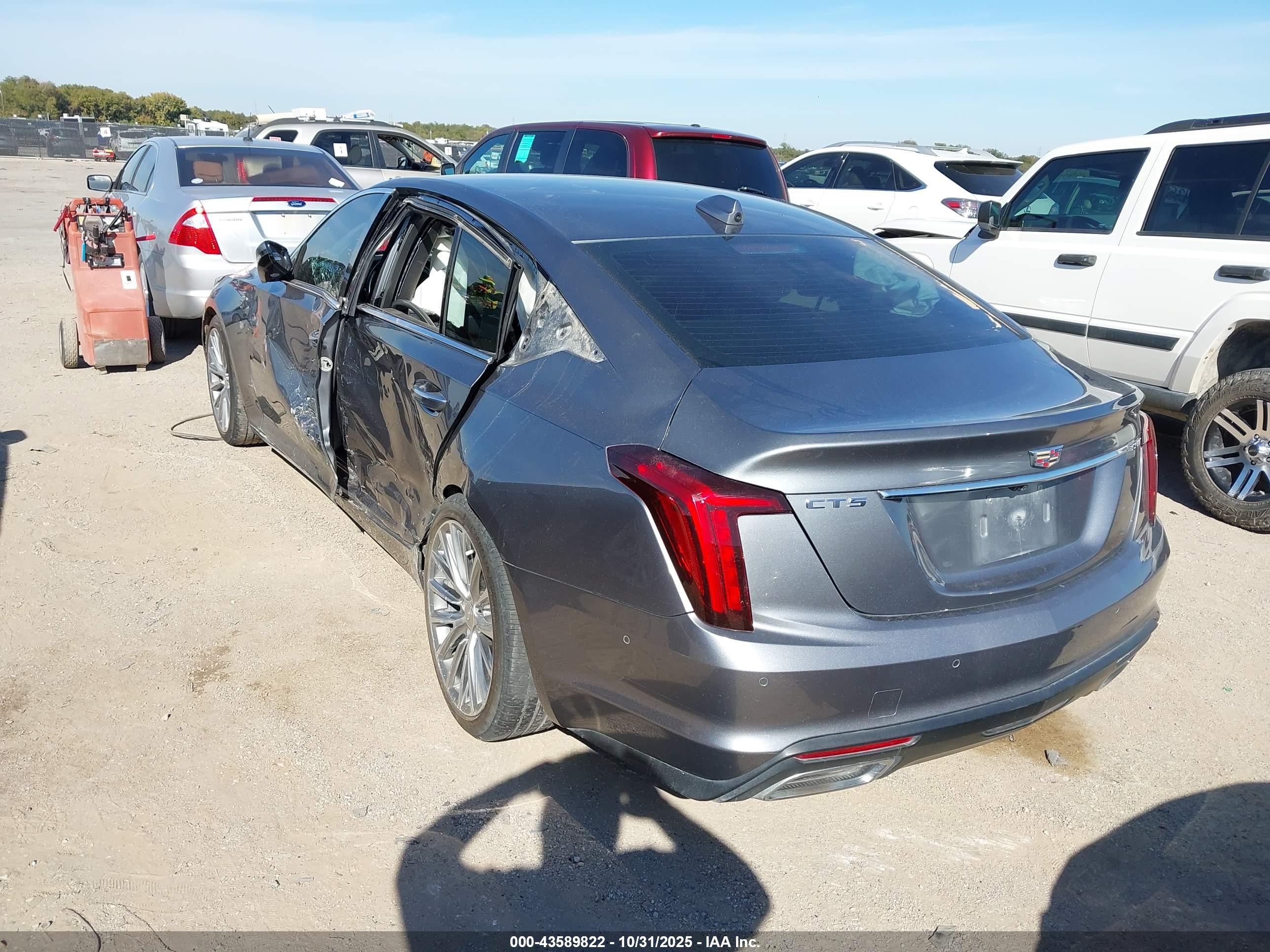 CADILLAC CT5 image 3