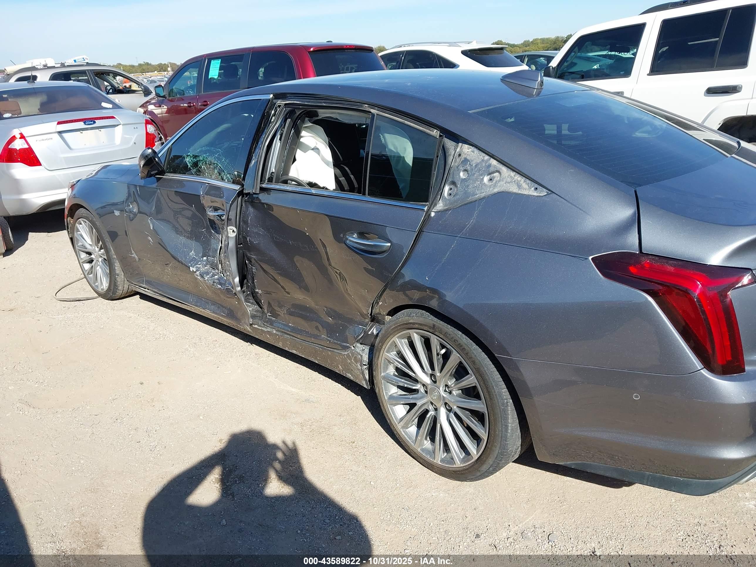CADILLAC CT5 image 6