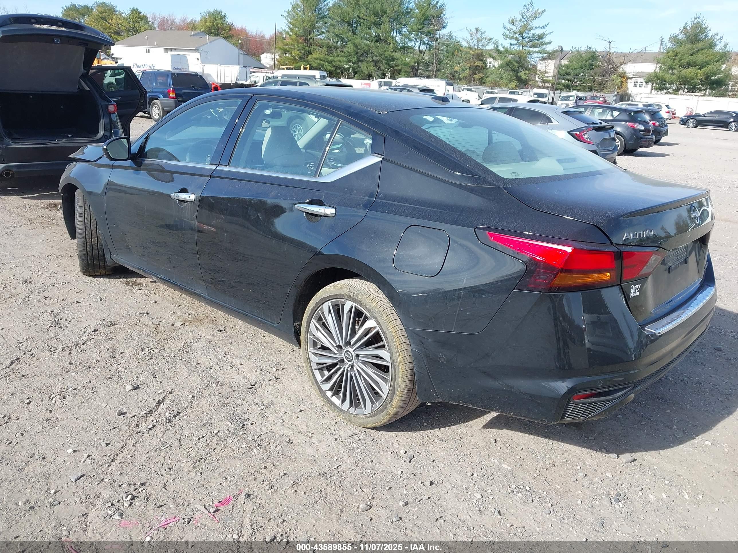 NISSAN ALTIMA image 3