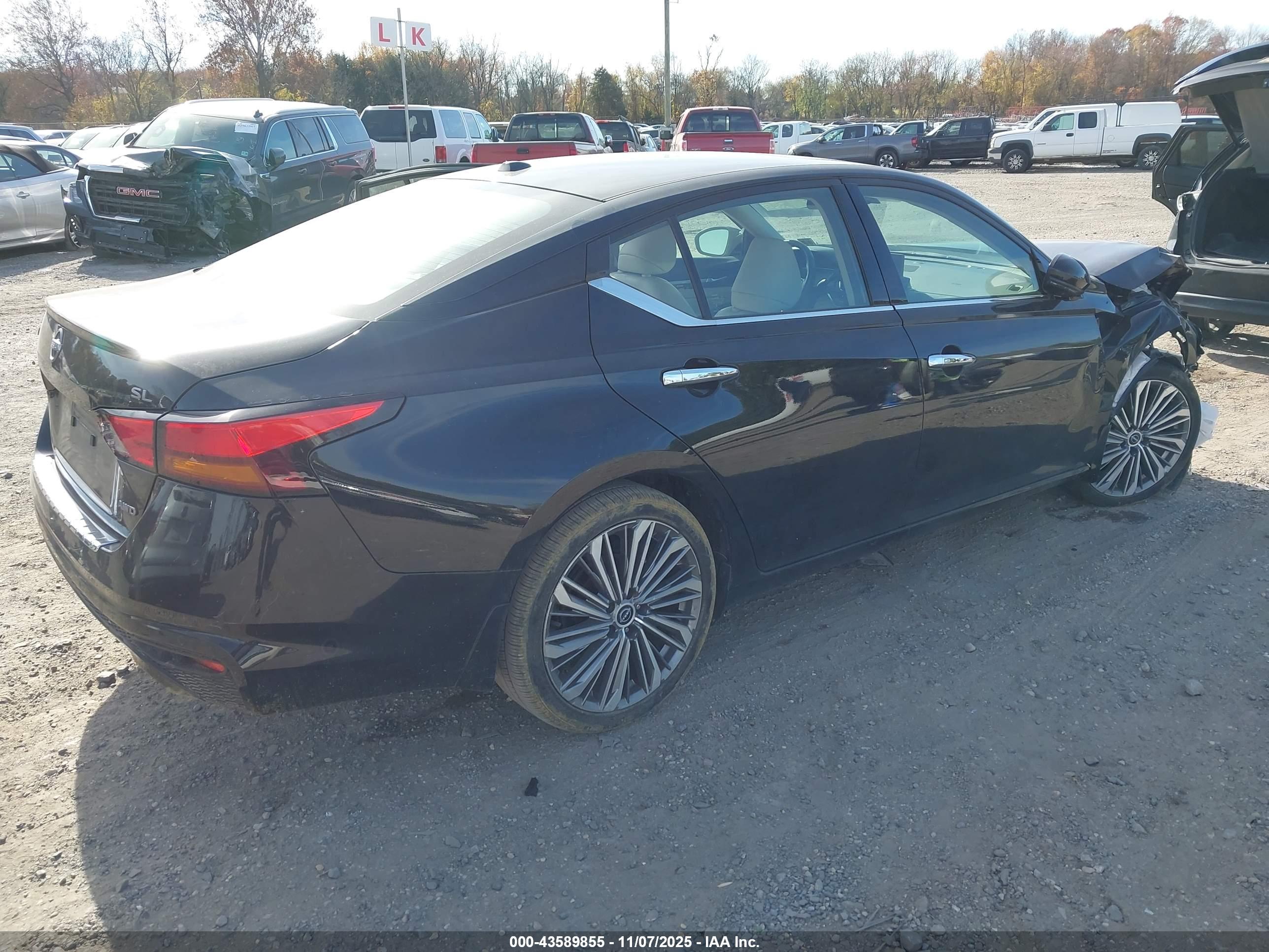 NISSAN ALTIMA image 4