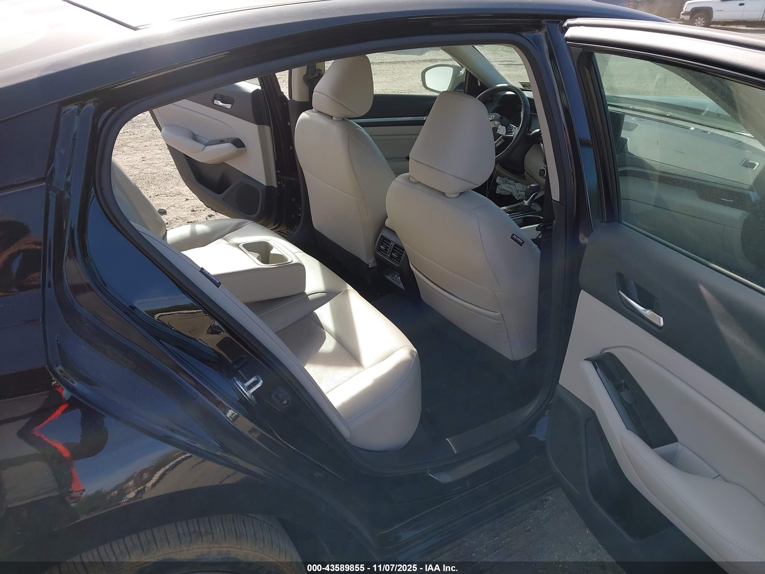 NISSAN ALTIMA image 8