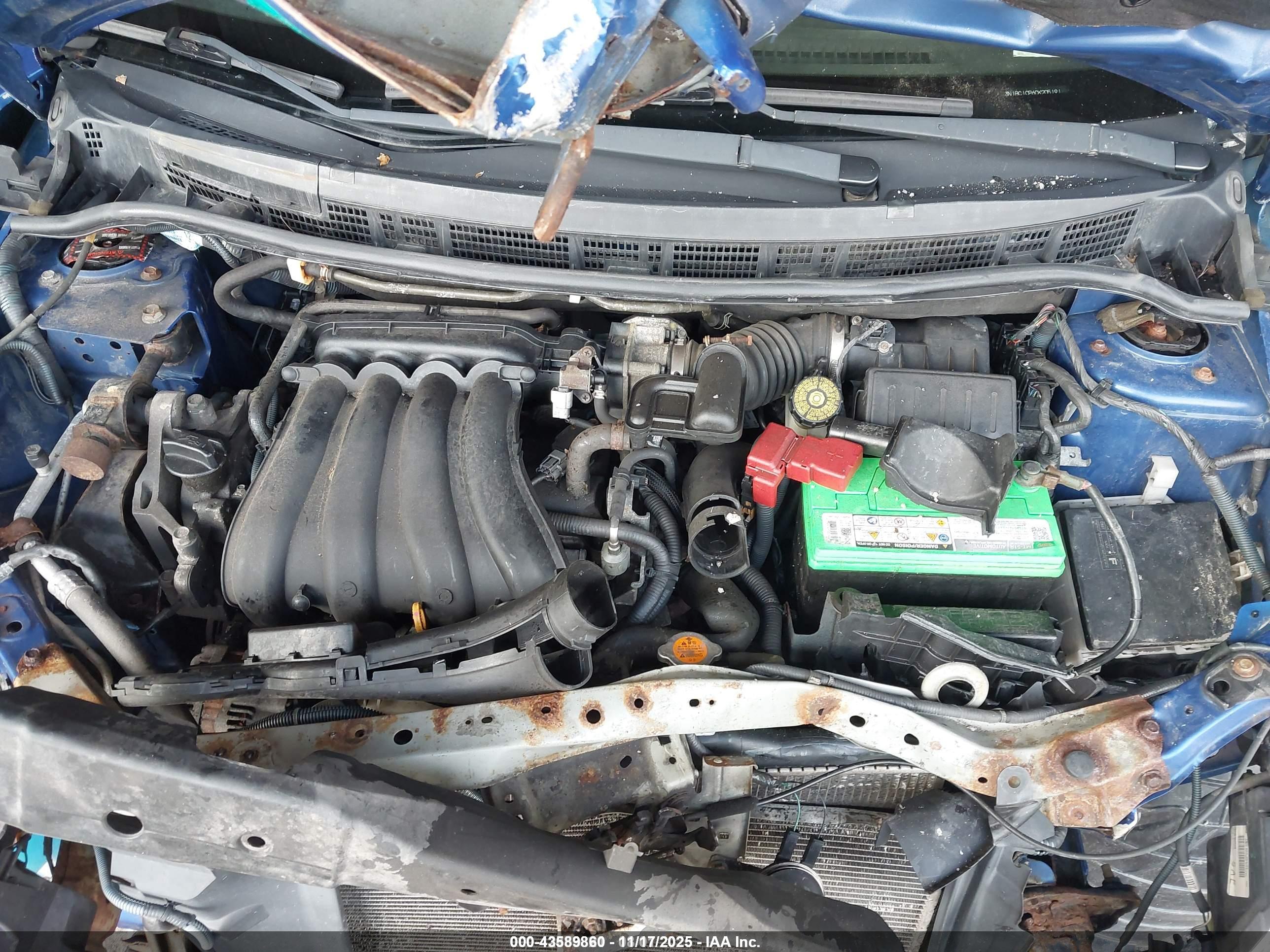 NISSAN VERSA image 10