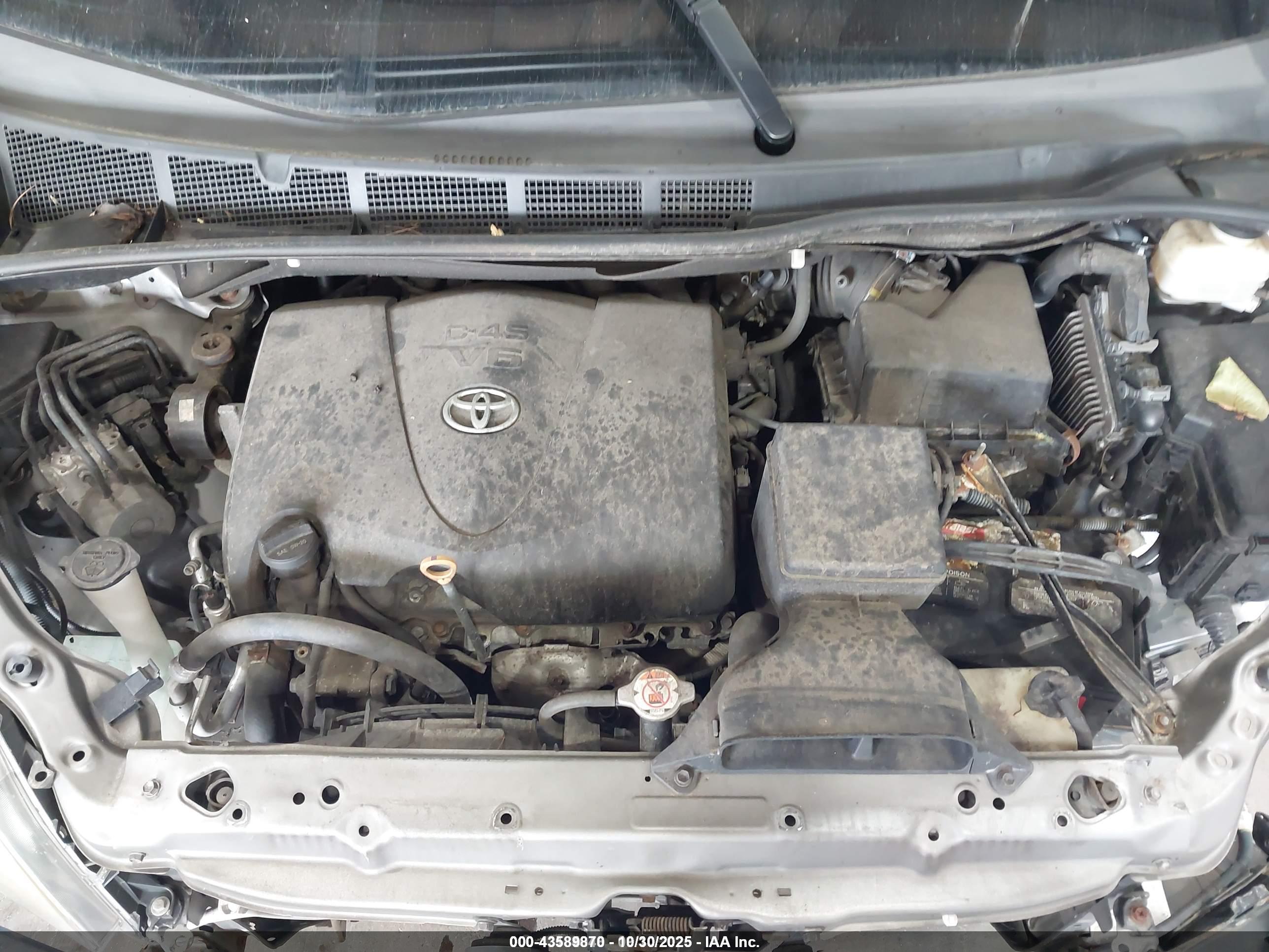 TOYOTA SIENNA image 10