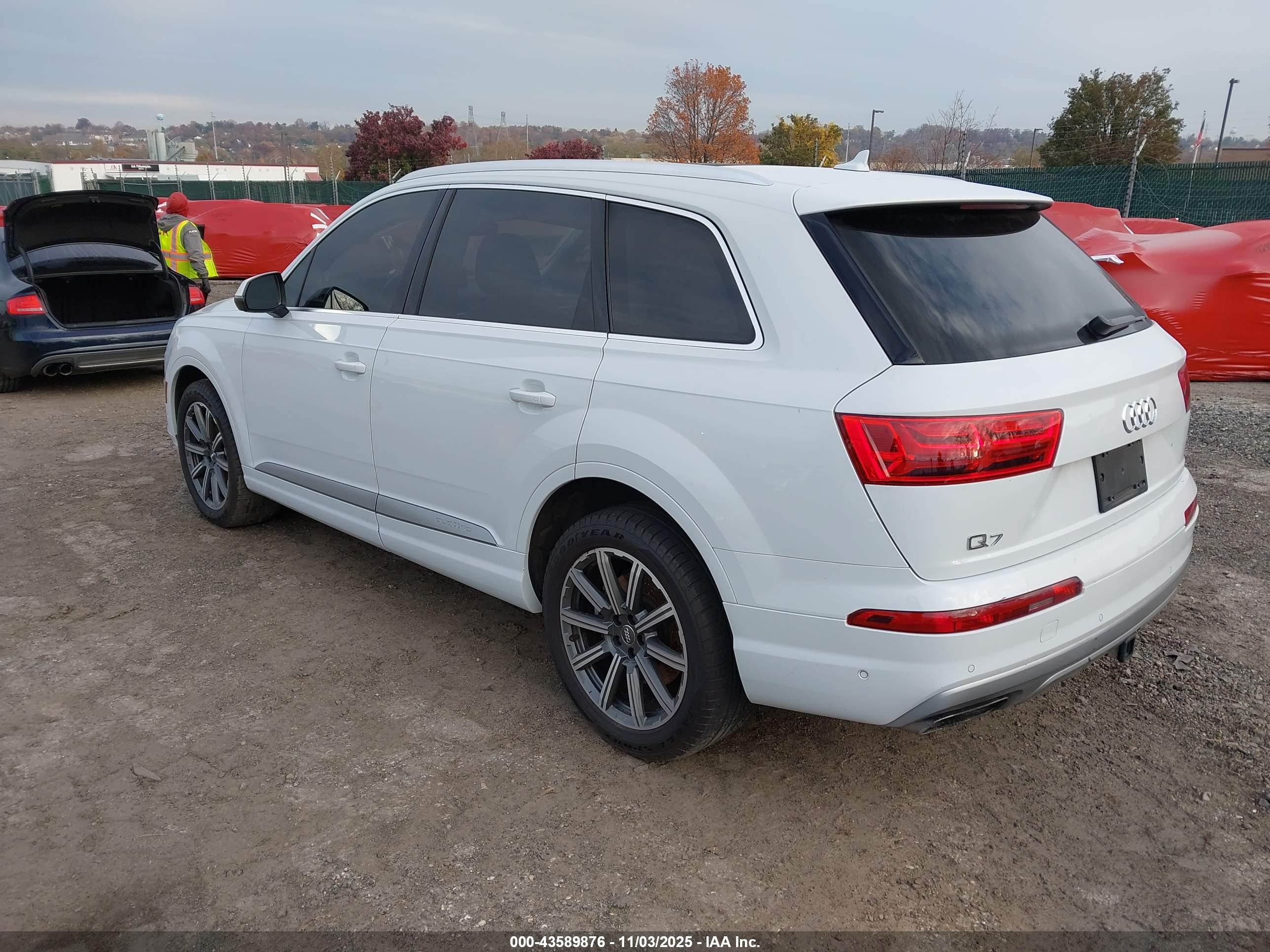 AUDI Q7 image 3