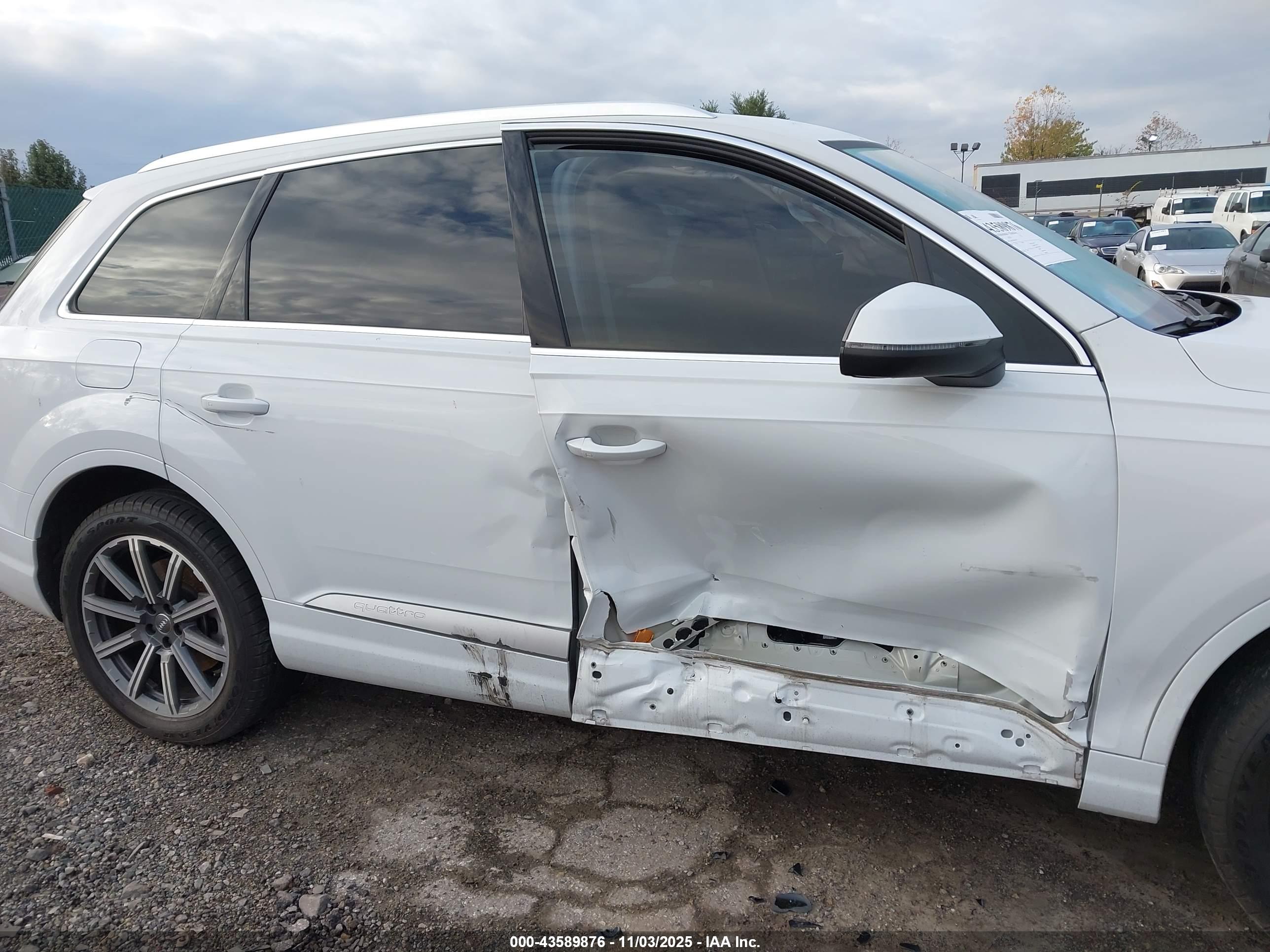 AUDI Q7 image 6