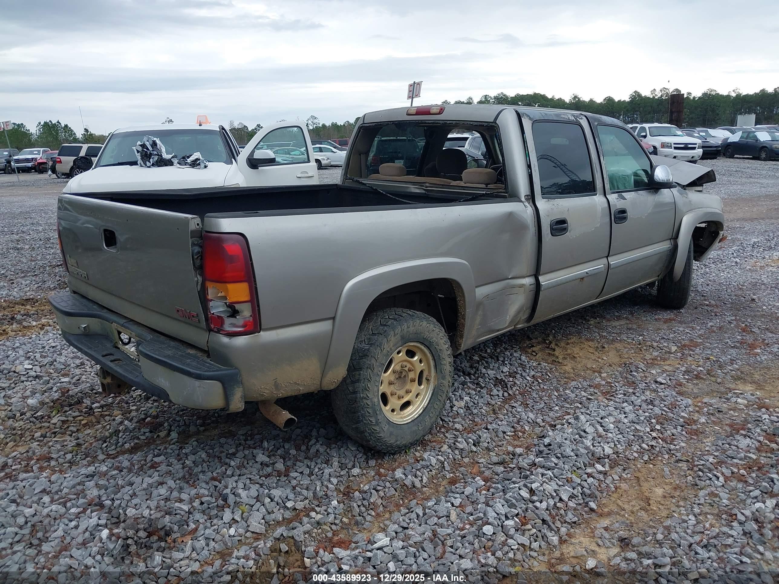GMC SIERRA image 4