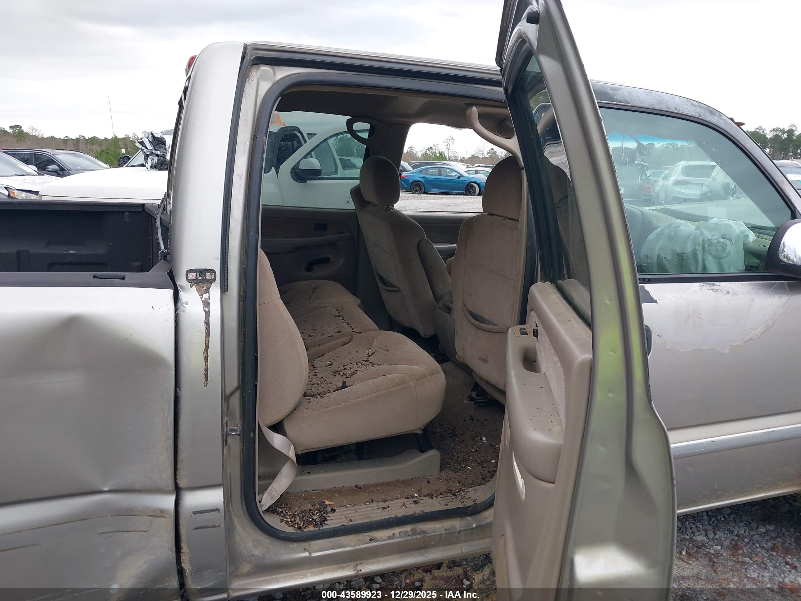 GMC SIERRA image 8
