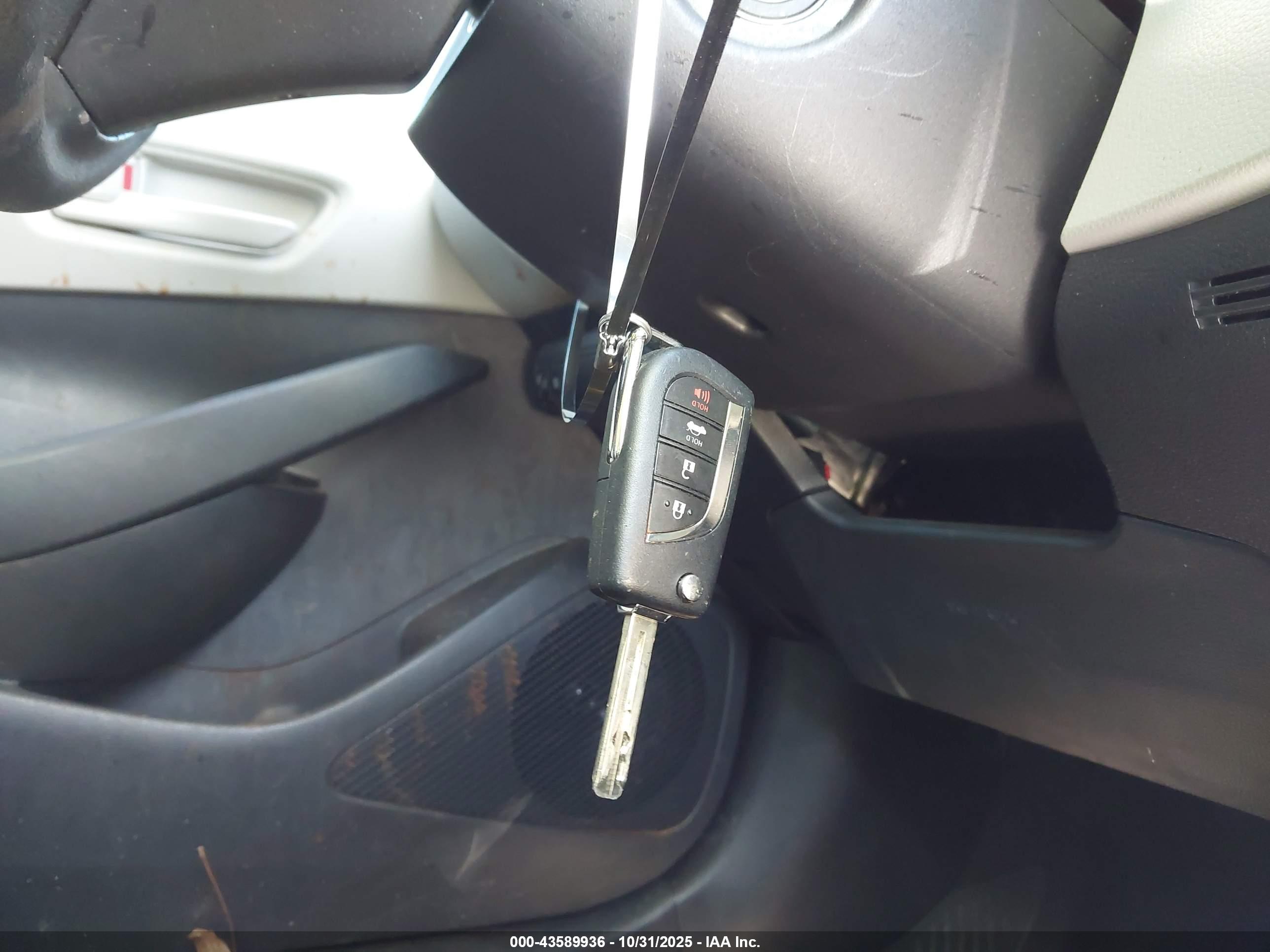 TOYOTA COROLLA image 11