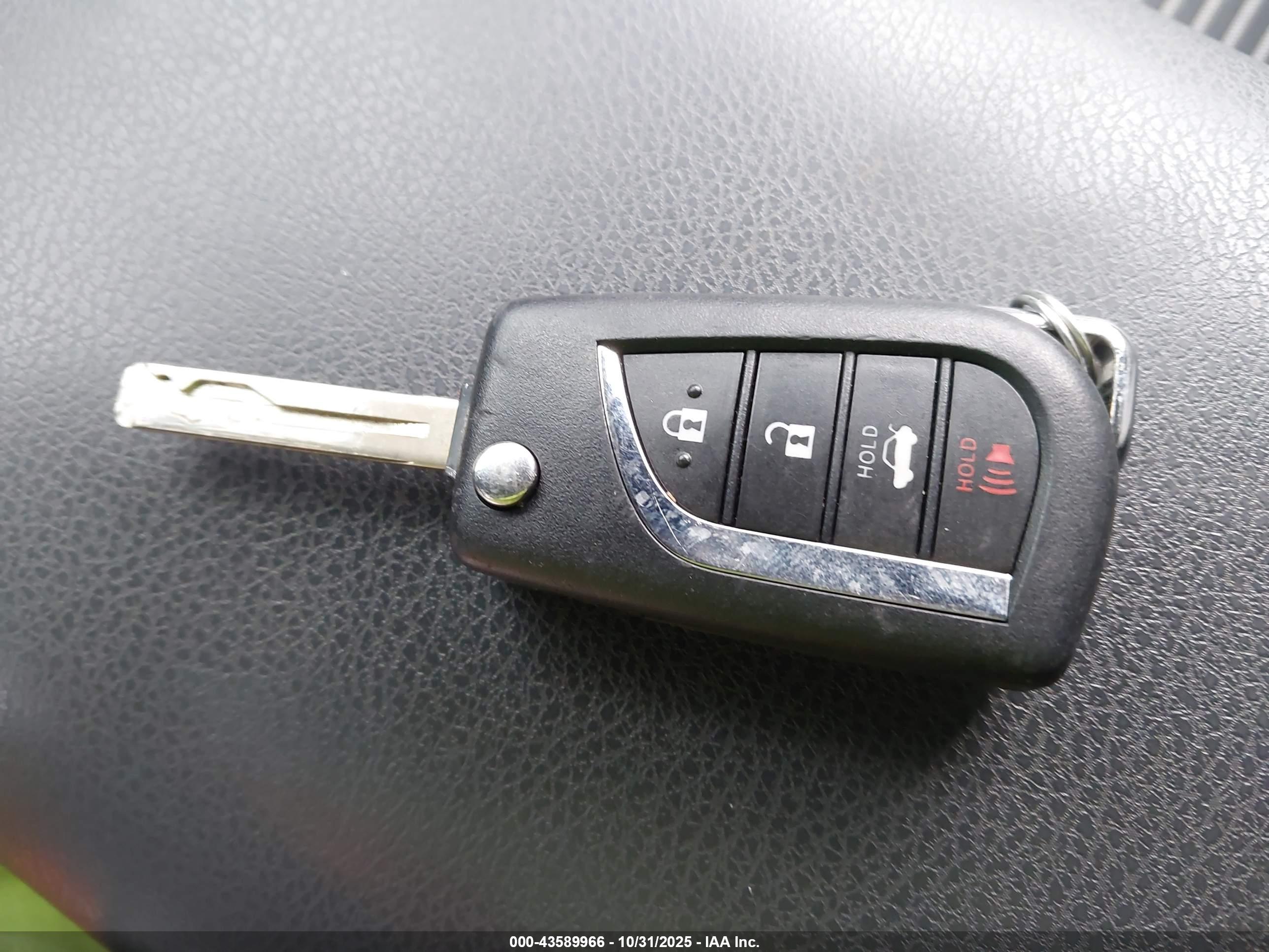 TOYOTA CAMRY image 11