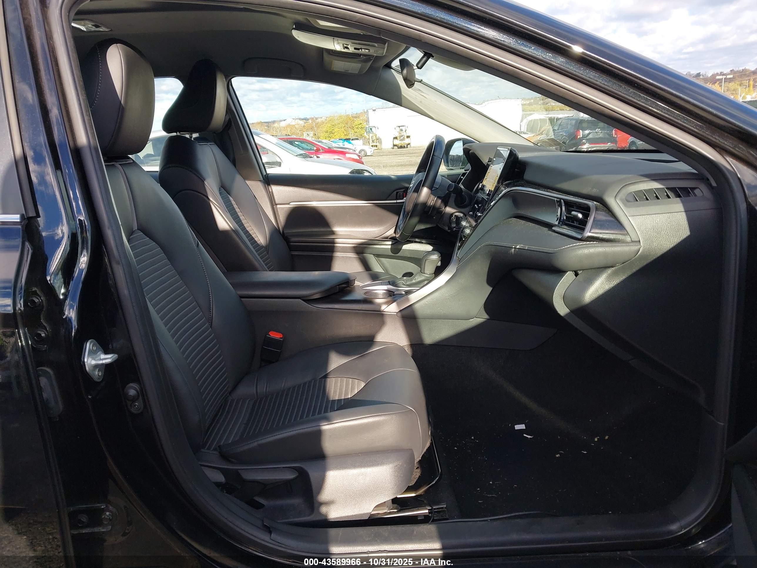TOYOTA CAMRY image 5