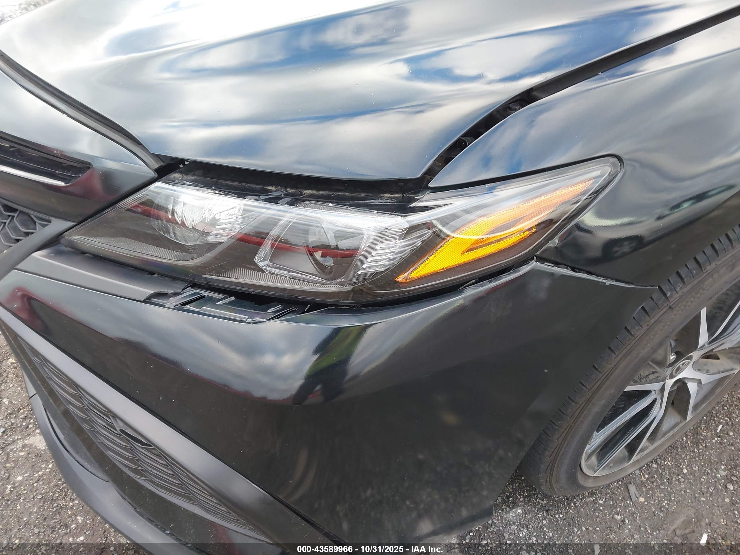 TOYOTA CAMRY image 6