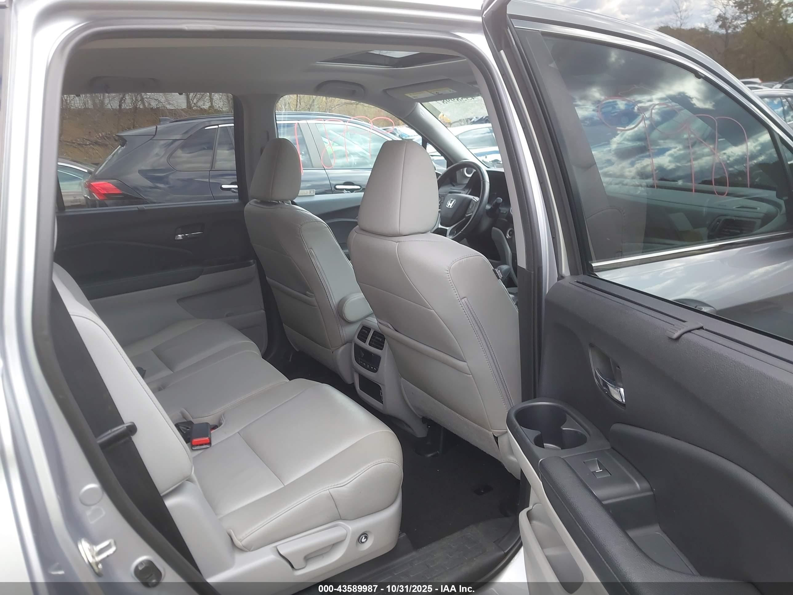 HONDA PILOT image 8