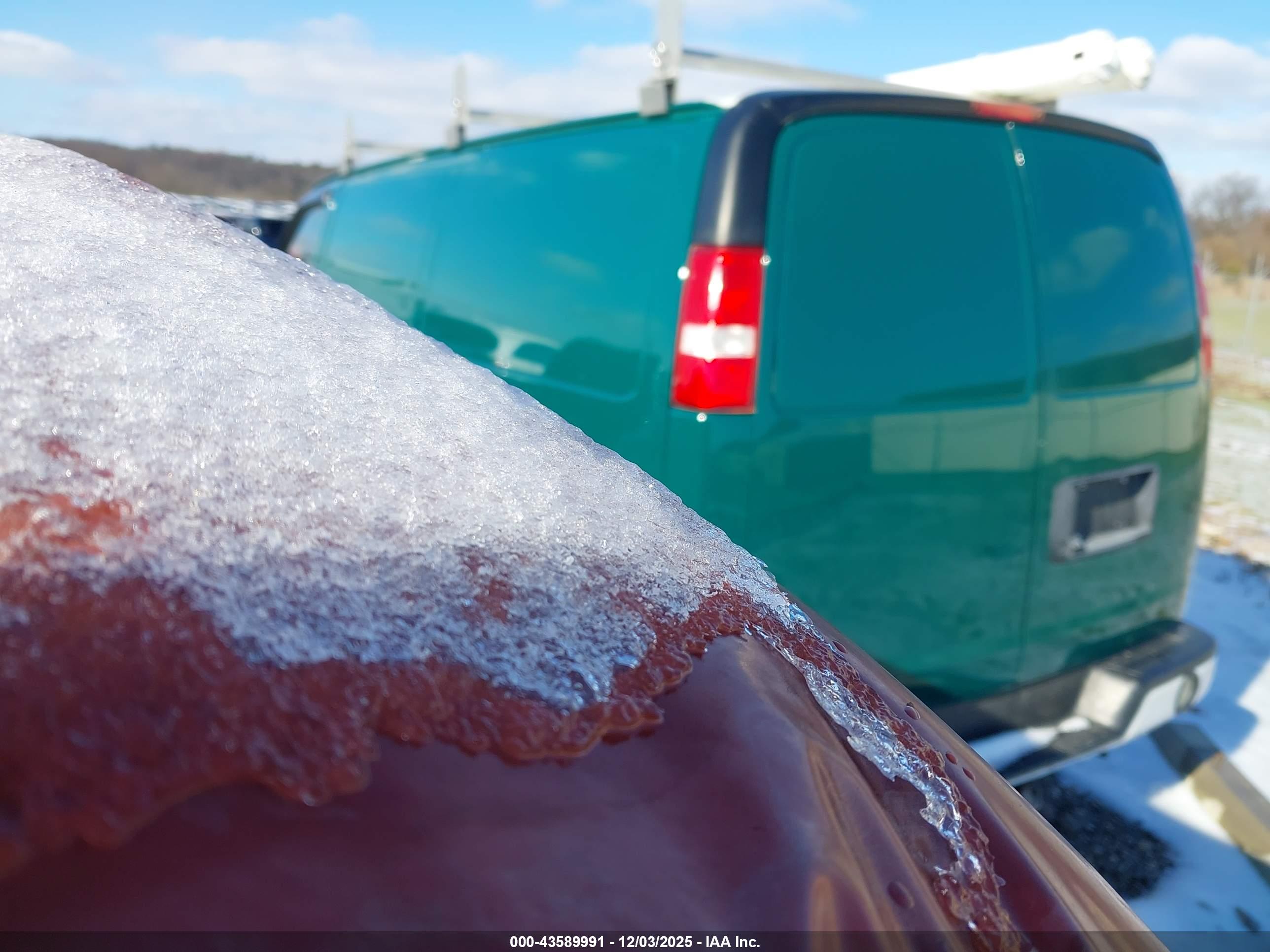 GMC SAVANA image 3