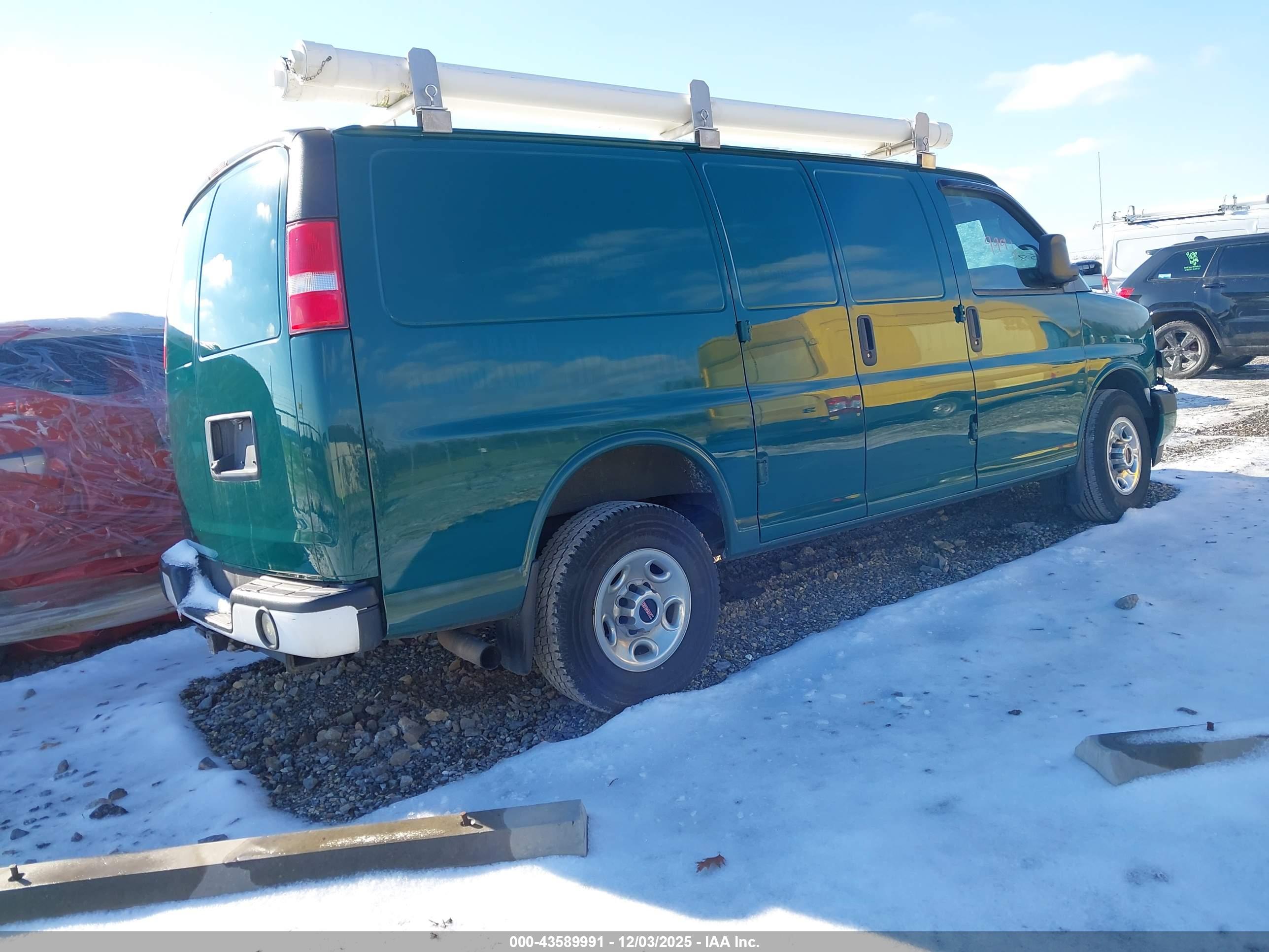 GMC SAVANA image 4