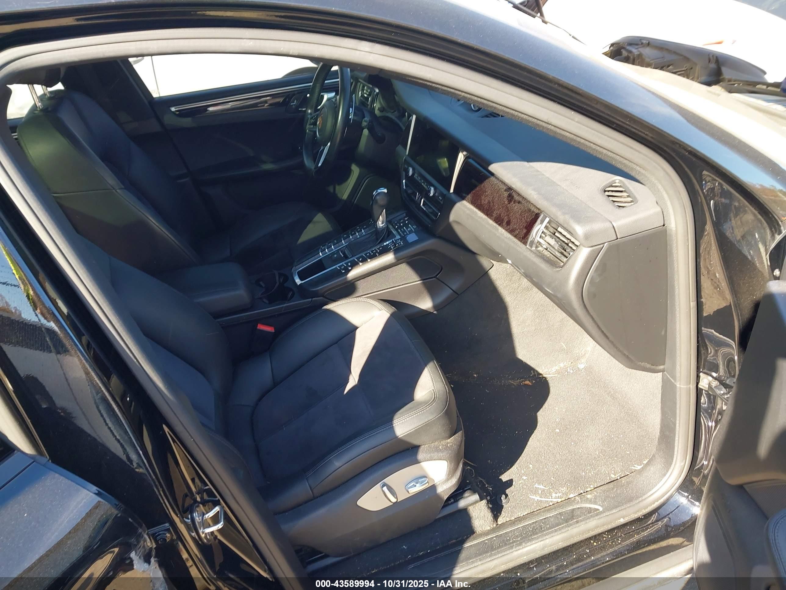 PORSCHE MACAN image 5