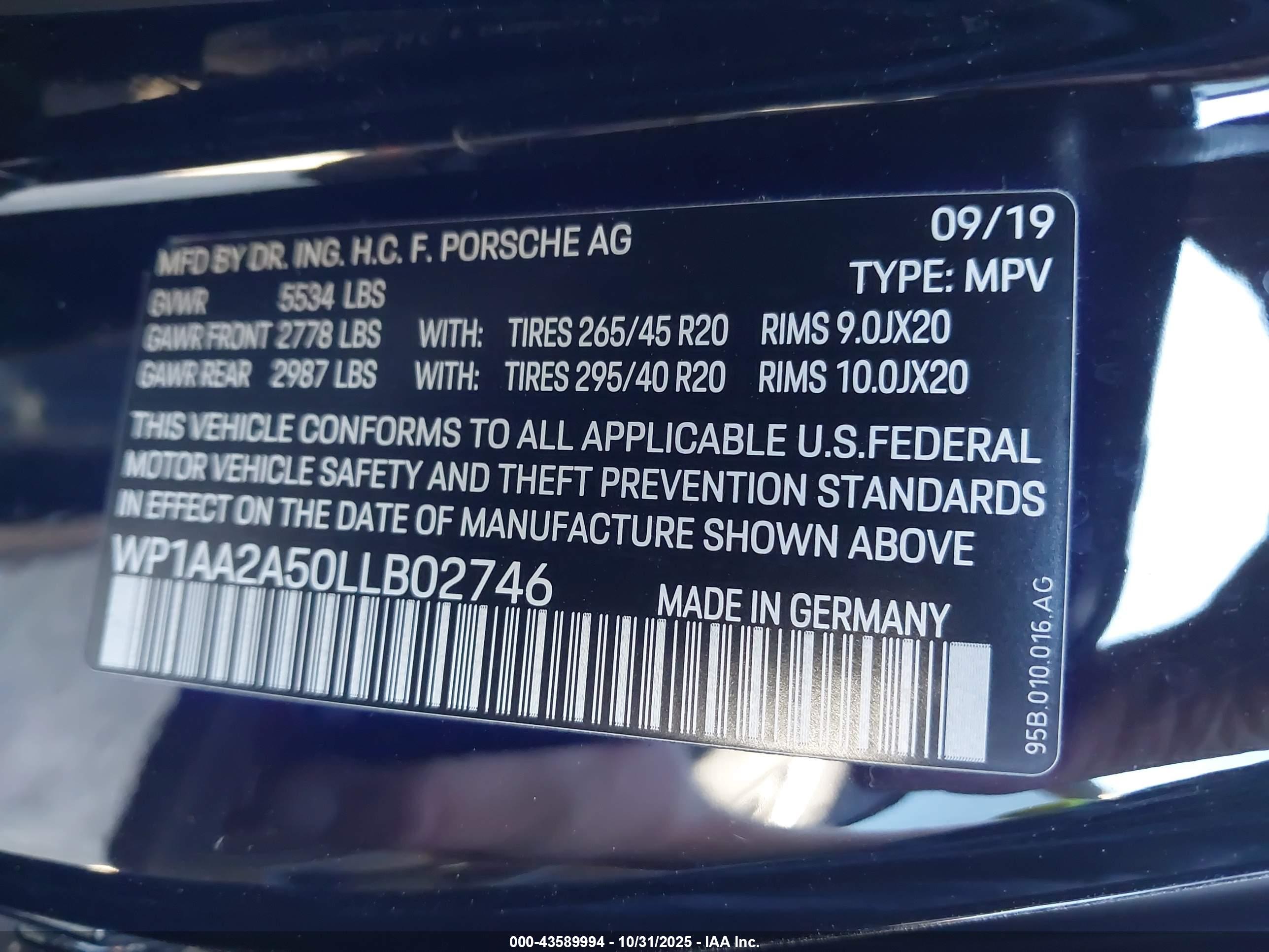 PORSCHE MACAN image 9